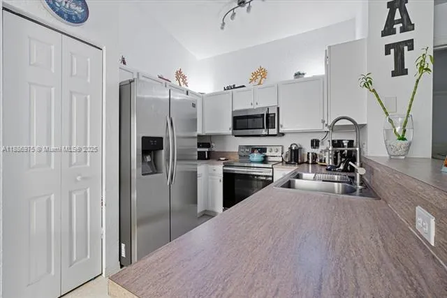 4642 Sw 12th Ct, Deerfield Beach, Florida 33442, Deerfield Beach, Florida 33442, 3 Bedrooms Bedrooms, ,2 BathroomsBathrooms,Residential,For Sale,4642 Sw 12th Ct, Deerfield Beach, Florida 33442,A11886975