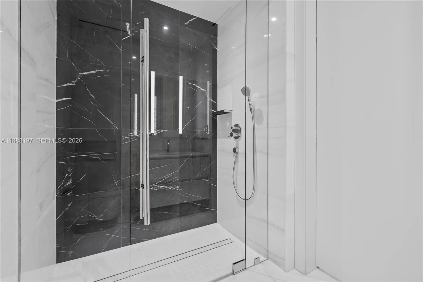 300 Biscayne Blvd Way 1103, Miami, Florida 33131, Miami, Florida 33131, 2 Bedrooms Bedrooms, ,3 BathroomsBathrooms,Residential,For Sale,300 Biscayne Blvd Way 1103, Miami, Florida 33131,A11888197