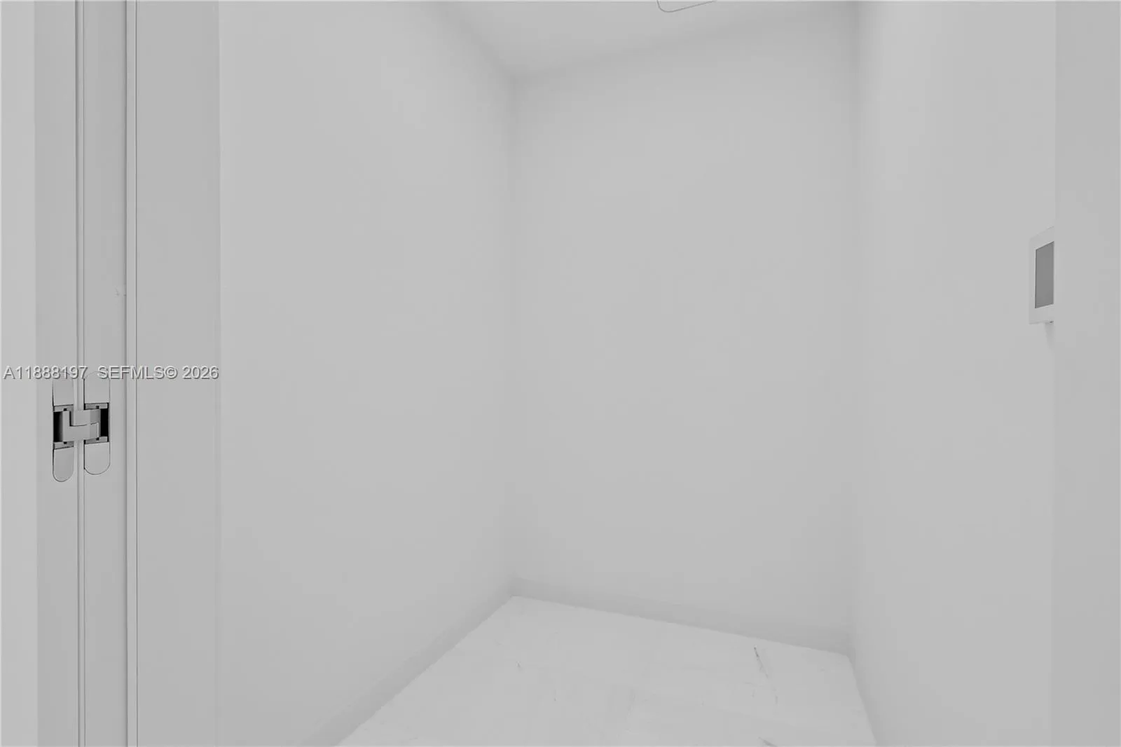 300 Biscayne Blvd Way 1103, Miami, Florida 33131, Miami, Florida 33131, 2 Bedrooms Bedrooms, ,3 BathroomsBathrooms,Residential,For Sale,300 Biscayne Blvd Way 1103, Miami, Florida 33131,A11888197