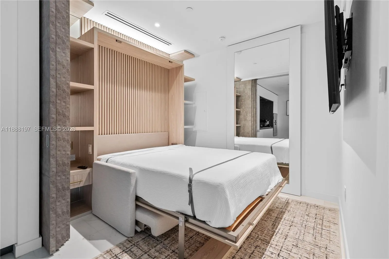 300 Biscayne Blvd Way 1103, Miami, Florida 33131, Miami, Florida 33131, 2 Bedrooms Bedrooms, ,3 BathroomsBathrooms,Residential,For Sale,300 Biscayne Blvd Way 1103, Miami, Florida 33131,A11888197
