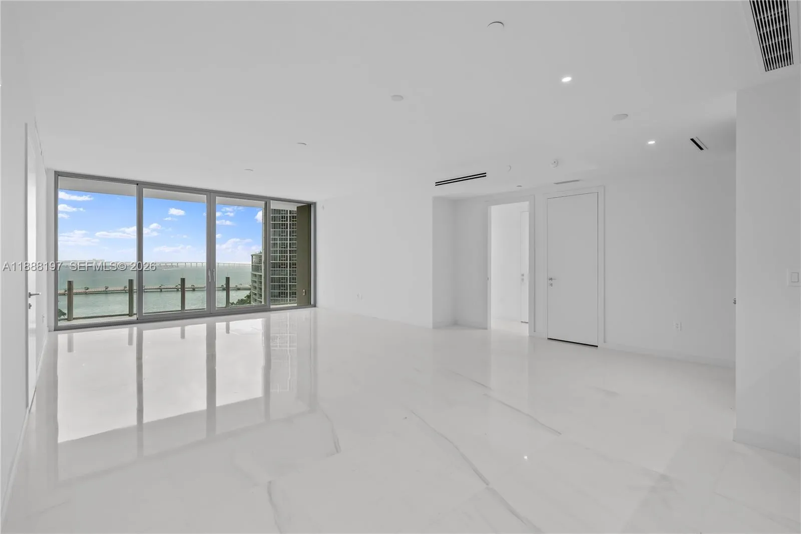 300 Biscayne Blvd Way 1103, Miami, Florida 33131, Miami, Florida 33131, 2 Bedrooms Bedrooms, ,3 BathroomsBathrooms,Residential,For Sale,300 Biscayne Blvd Way 1103, Miami, Florida 33131,A11888197