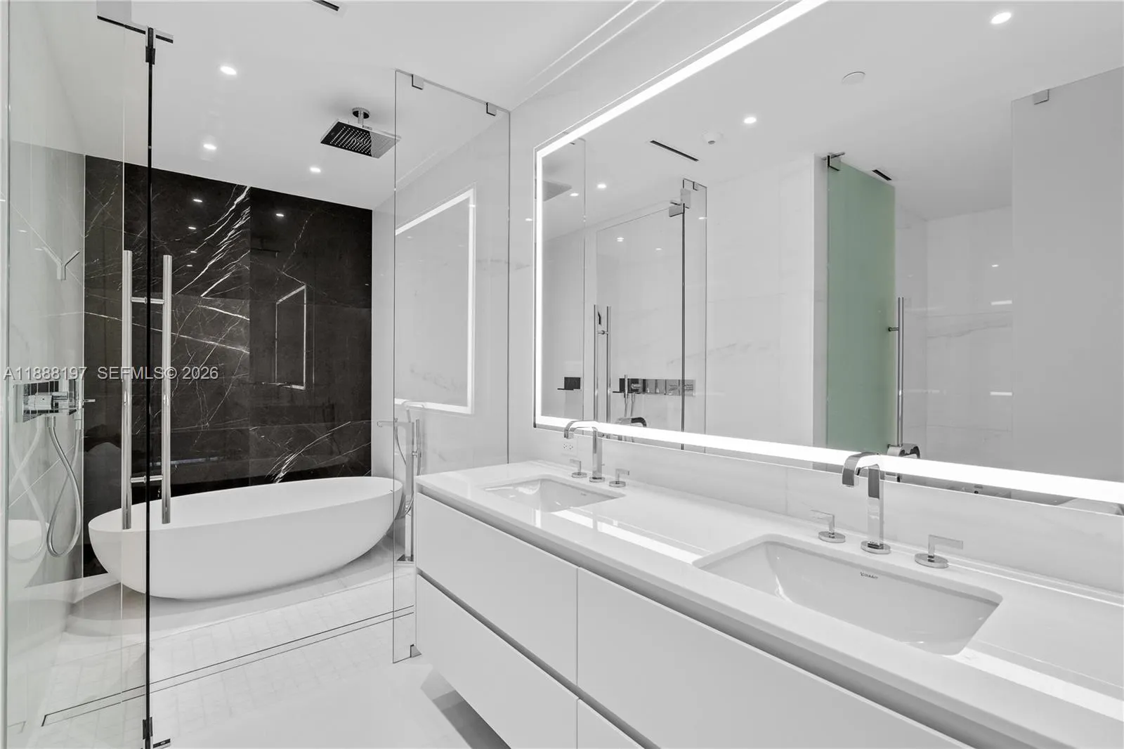 300 Biscayne Blvd Way 1103, Miami, Florida 33131, Miami, Florida 33131, 2 Bedrooms Bedrooms, ,3 BathroomsBathrooms,Residential,For Sale,300 Biscayne Blvd Way 1103, Miami, Florida 33131,A11888197