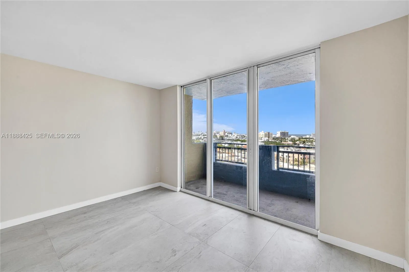 90 Alton Rd 1103, Miami Beach, Florida 33139, Miami Beach, Florida 33139, 2 Bedrooms Bedrooms, ,2 BathroomsBathrooms,Residential,For Sale,90 Alton Rd 1103, Miami Beach, Florida 33139,A11888425