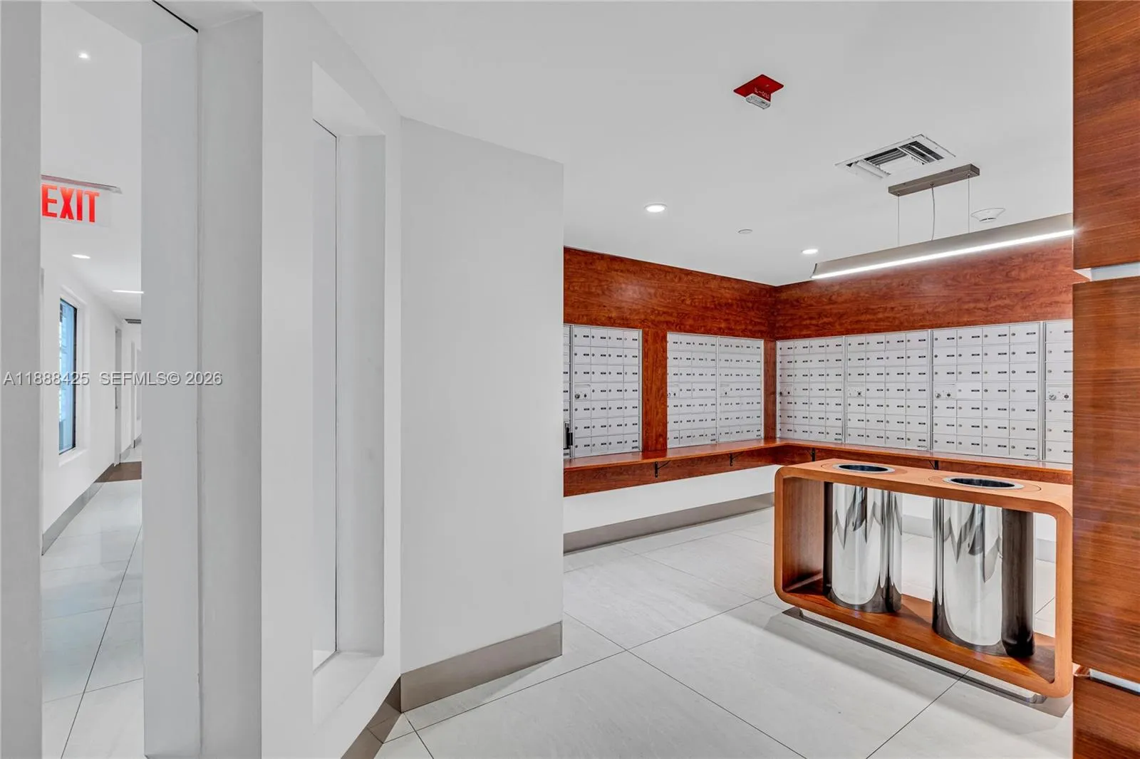 90 Alton Rd 1103, Miami Beach, Florida 33139, Miami Beach, Florida 33139, 2 Bedrooms Bedrooms, ,2 BathroomsBathrooms,Residential,For Sale,90 Alton Rd 1103, Miami Beach, Florida 33139,A11888425