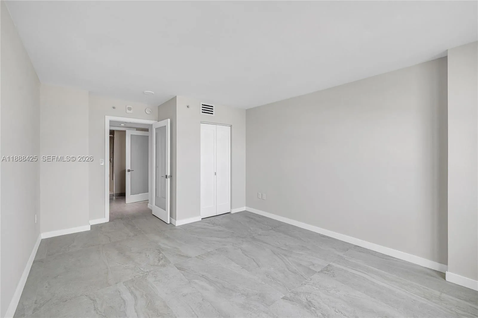 90 Alton Rd 1103, Miami Beach, Florida 33139, Miami Beach, Florida 33139, 2 Bedrooms Bedrooms, ,2 BathroomsBathrooms,Residential,For Sale,90 Alton Rd 1103, Miami Beach, Florida 33139,A11888425