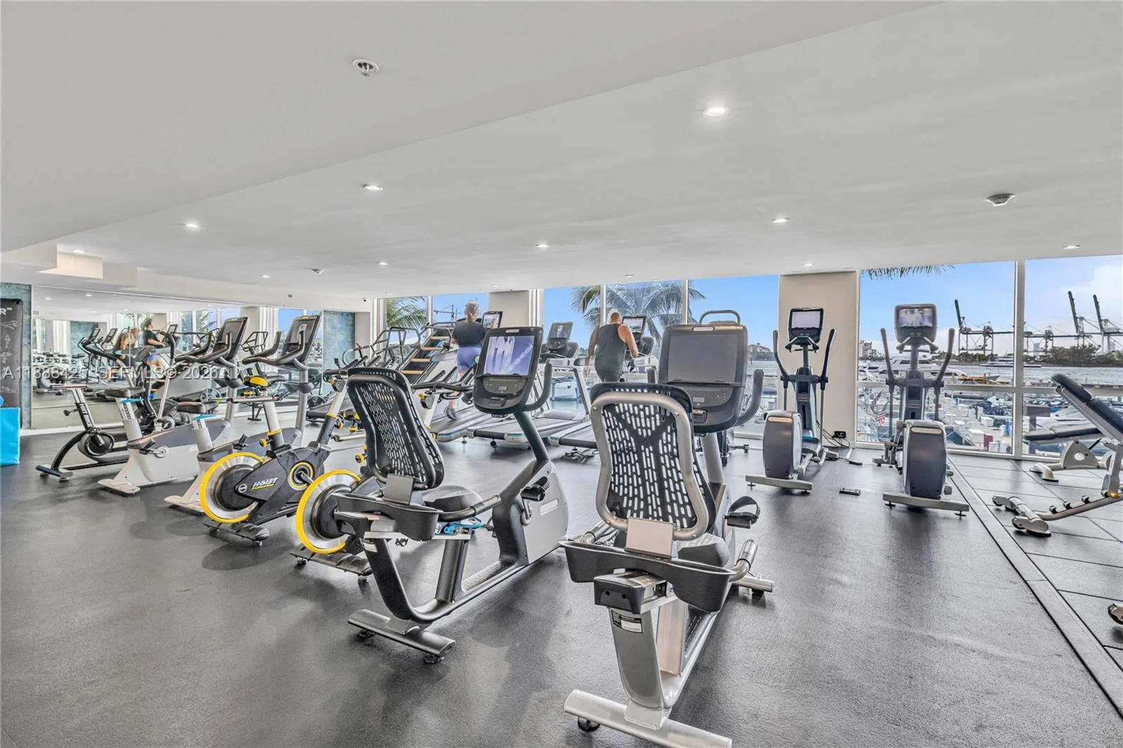 90 Alton Rd 1103, Miami Beach, Florida 33139, Miami Beach, Florida 33139, 2 Bedrooms Bedrooms, ,2 BathroomsBathrooms,Residential,For Sale,90 Alton Rd 1103, Miami Beach, Florida 33139,A11888425