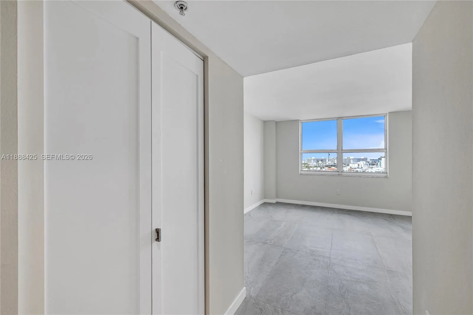 90 Alton Rd 1103, Miami Beach, Florida 33139, Miami Beach, Florida 33139, 2 Bedrooms Bedrooms, ,2 BathroomsBathrooms,Residential,For Sale,90 Alton Rd 1103, Miami Beach, Florida 33139,A11888425