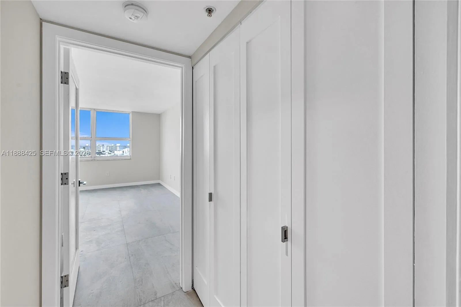 90 Alton Rd 1103, Miami Beach, Florida 33139, Miami Beach, Florida 33139, 2 Bedrooms Bedrooms, ,2 BathroomsBathrooms,Residential,For Sale,90 Alton Rd 1103, Miami Beach, Florida 33139,A11888425