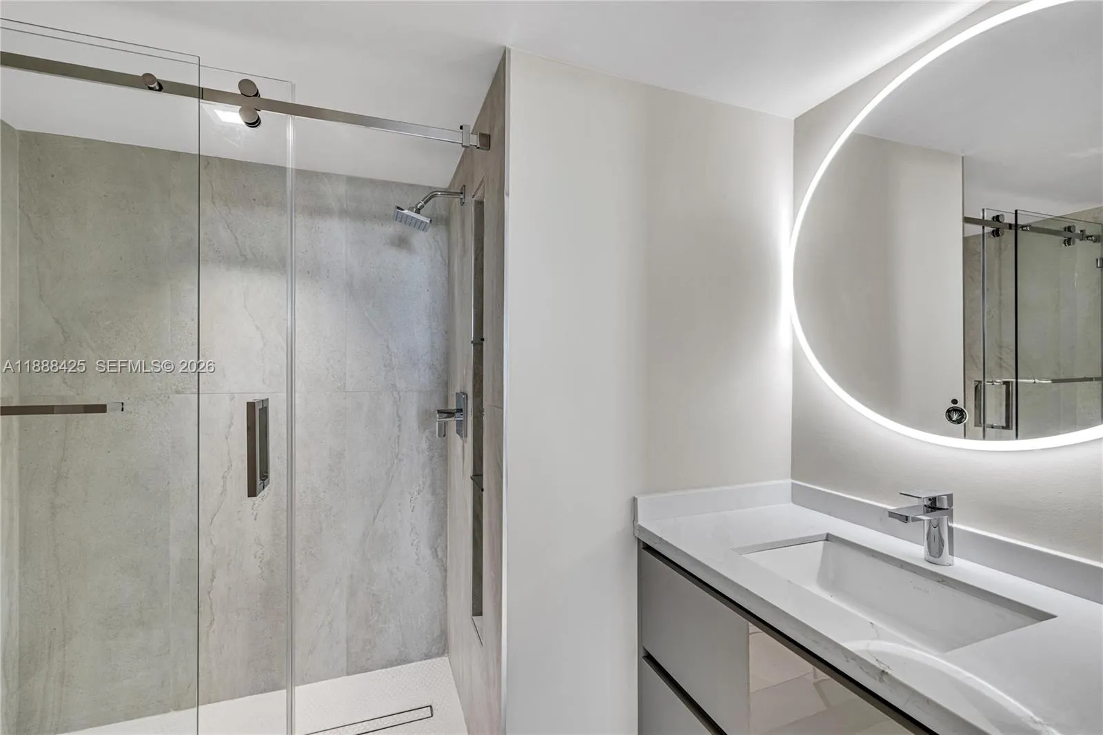 90 Alton Rd 1103, Miami Beach, Florida 33139, Miami Beach, Florida 33139, 2 Bedrooms Bedrooms, ,2 BathroomsBathrooms,Residential,For Sale,90 Alton Rd 1103, Miami Beach, Florida 33139,A11888425