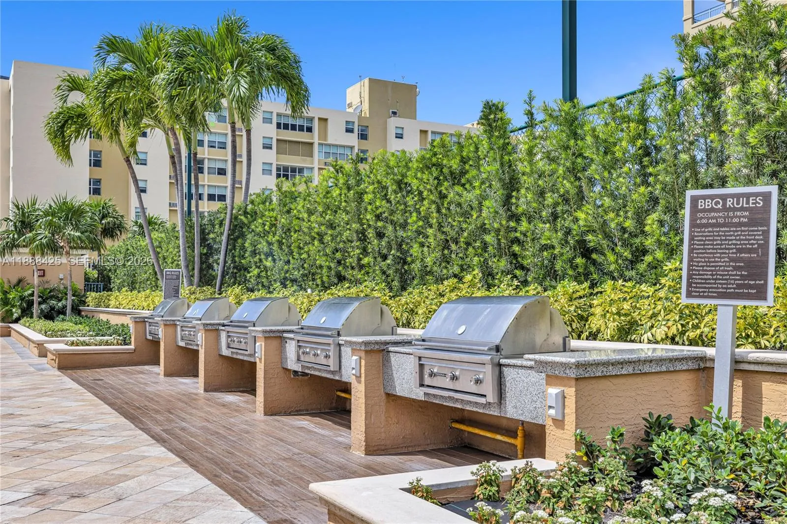 90 Alton Rd 1103, Miami Beach, Florida 33139, Miami Beach, Florida 33139, 2 Bedrooms Bedrooms, ,2 BathroomsBathrooms,Residential,For Sale,90 Alton Rd 1103, Miami Beach, Florida 33139,A11888425