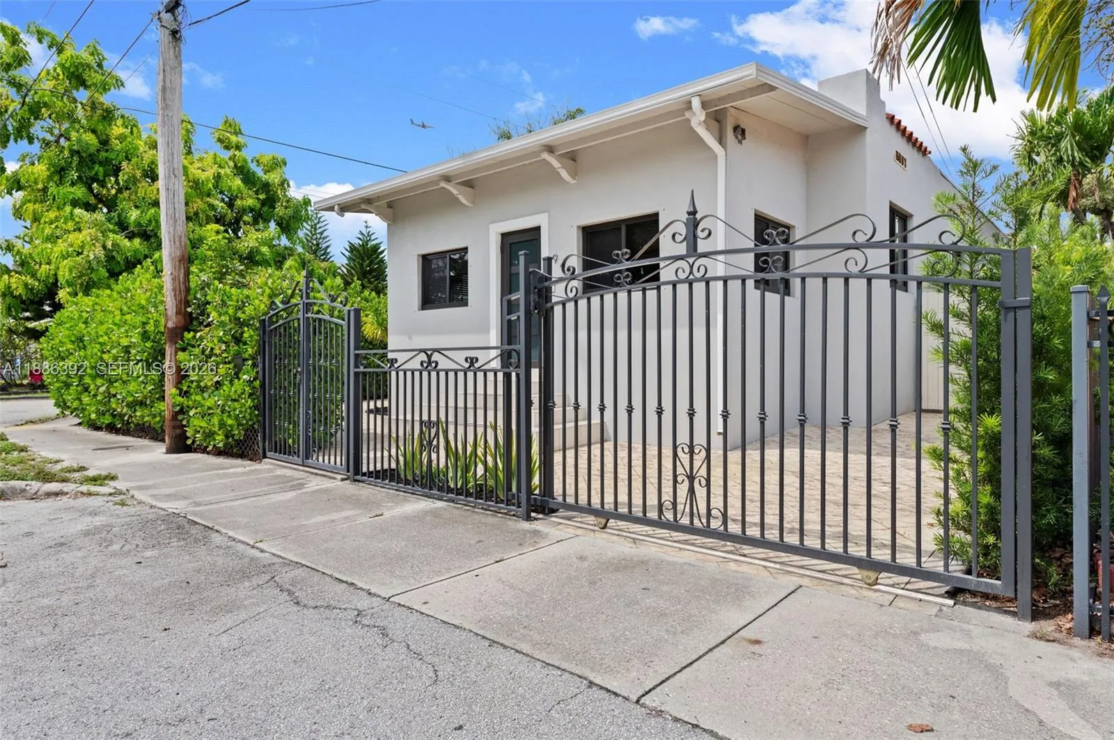 944 Sw 10th Ave, Miami, Florida 33130, Miami, Florida 33130, 3 Bedrooms Bedrooms, ,2 BathroomsBathrooms,Residential,For Sale,944 Sw 10th Ave, Miami, Florida 33130,A11886392