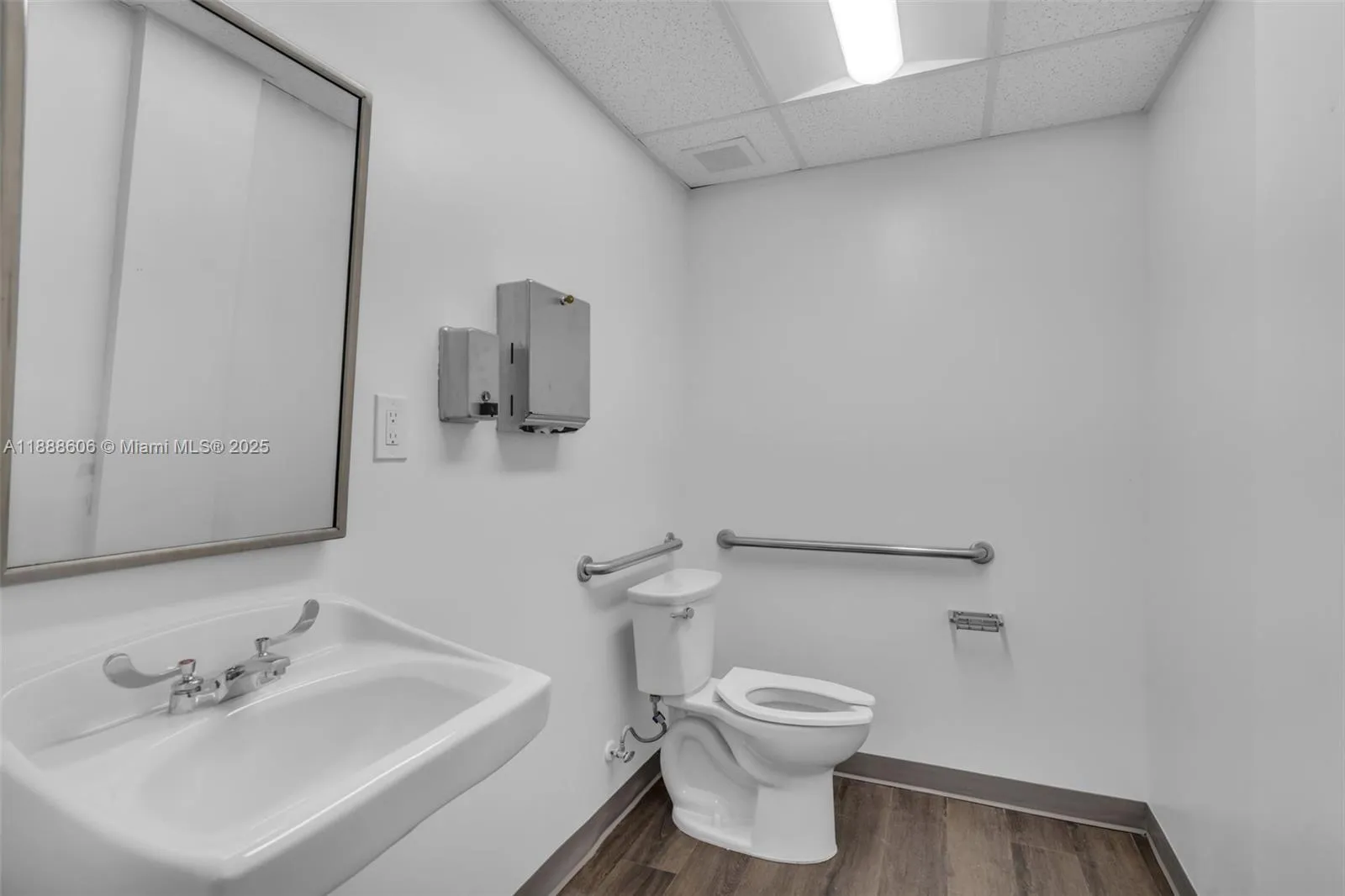 333 W 75th Pl, Hialeah, Florida 33014, Hialeah, Florida 33014, ,Commercial Lease,For Rent,333 W 75th Pl, Hialeah, Florida 33014,A11888606