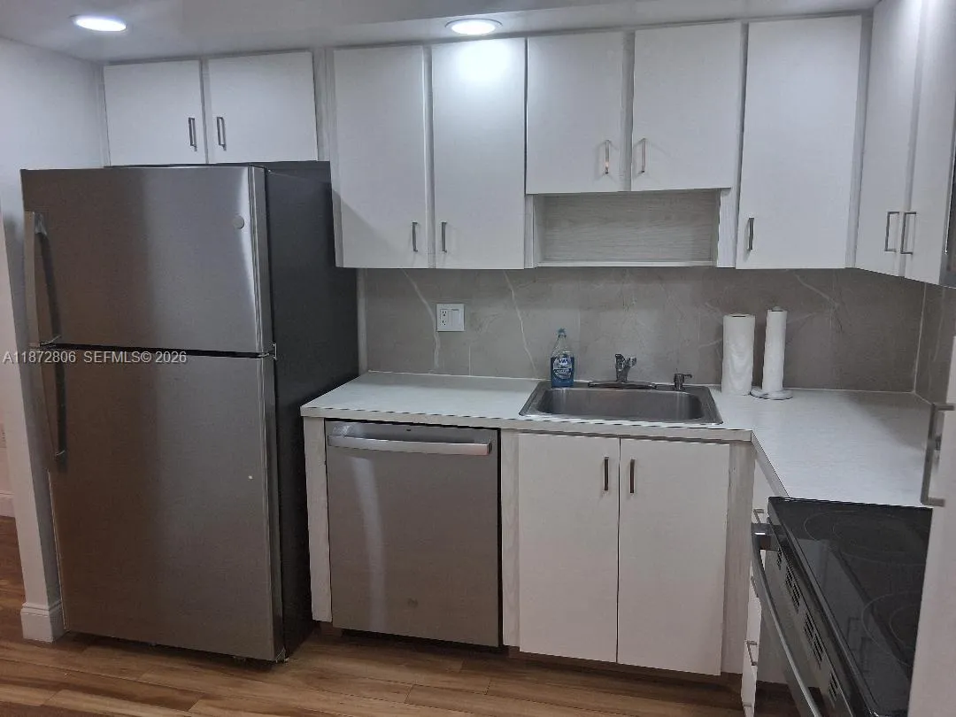 1000 St Charles Pl L20, Pembroke Pines, Florida 33, Pembroke Pines, Florida 33026, 1 Bedroom Bedrooms, ,1 BathroomBathrooms,Residential Lease,For Rent,1000 St Charles Pl L20, Pembroke Pines, Florida 33,A11872806