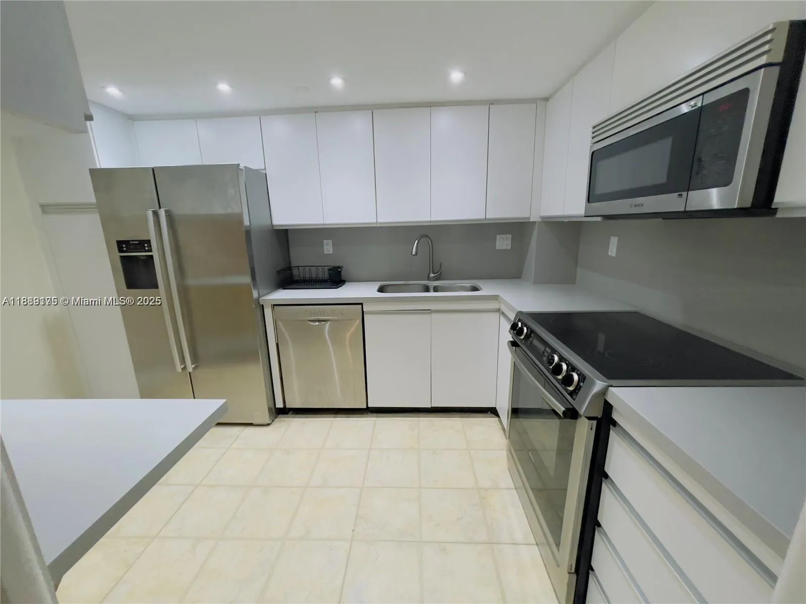 2000 Towerside 309, Miami, Florida 33138, Miami, Florida 33138, 2 Bedrooms Bedrooms, ,2 BathroomsBathrooms,Residential,For Sale,2000 Towerside 309, Miami, Florida 33138,A11889175