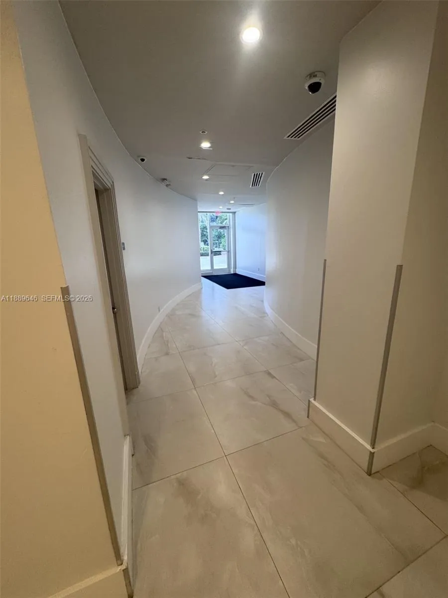 3001 S Ocean Dr 907, Hollywood, Florida 33019, Hollywood, Florida 33019, 1 Bedroom Bedrooms, ,1 BathroomBathrooms,Residential,For Sale,3001 S Ocean Dr 907, Hollywood, Florida 33019,A11889646