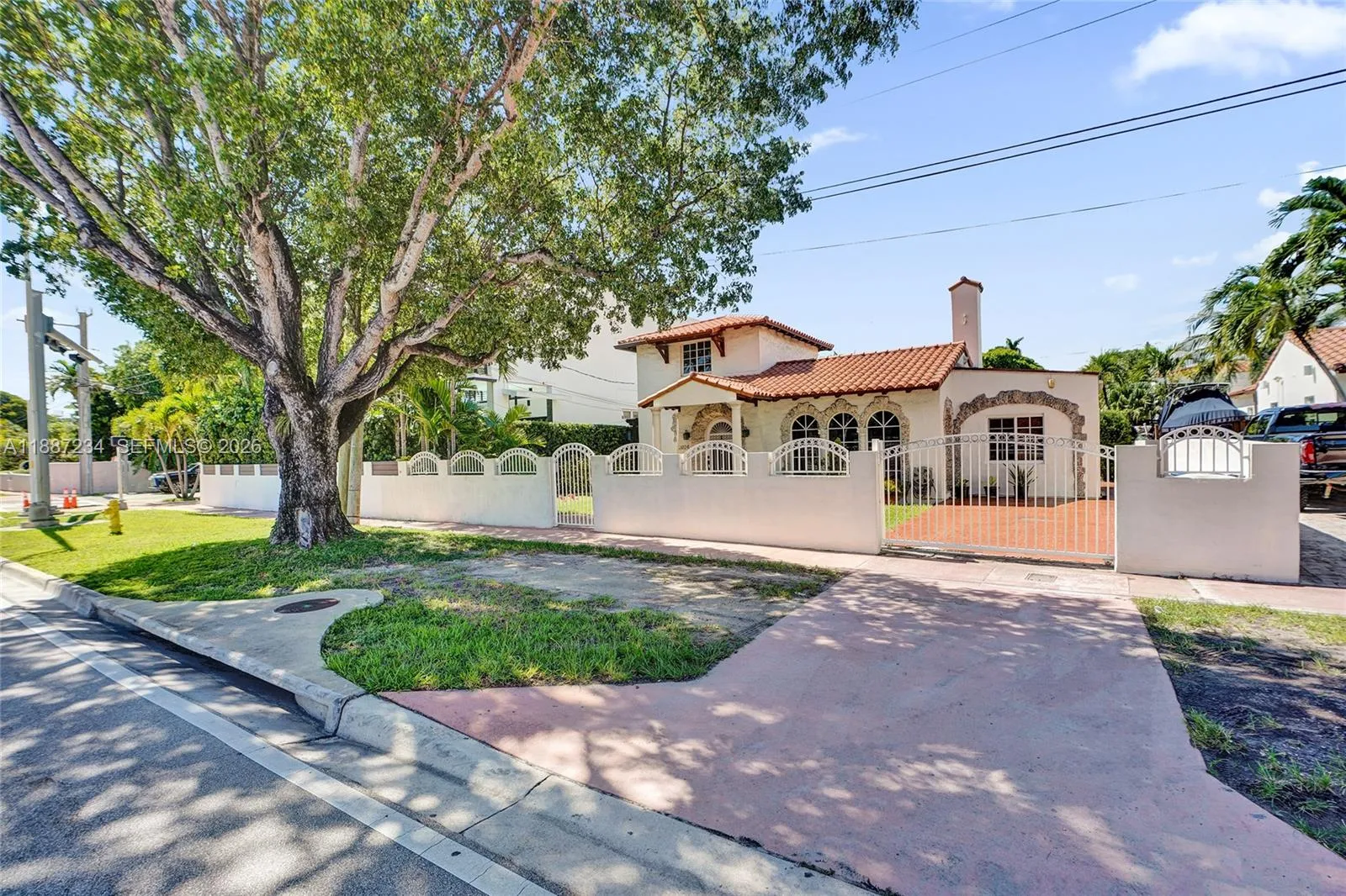 2024 Alton Rd, Miami Beach, Florida 33140, Miami Beach, Florida 33140, ,Residential Income,For Sale,2024 Alton Rd, Miami Beach, Florida 33140,A11887234