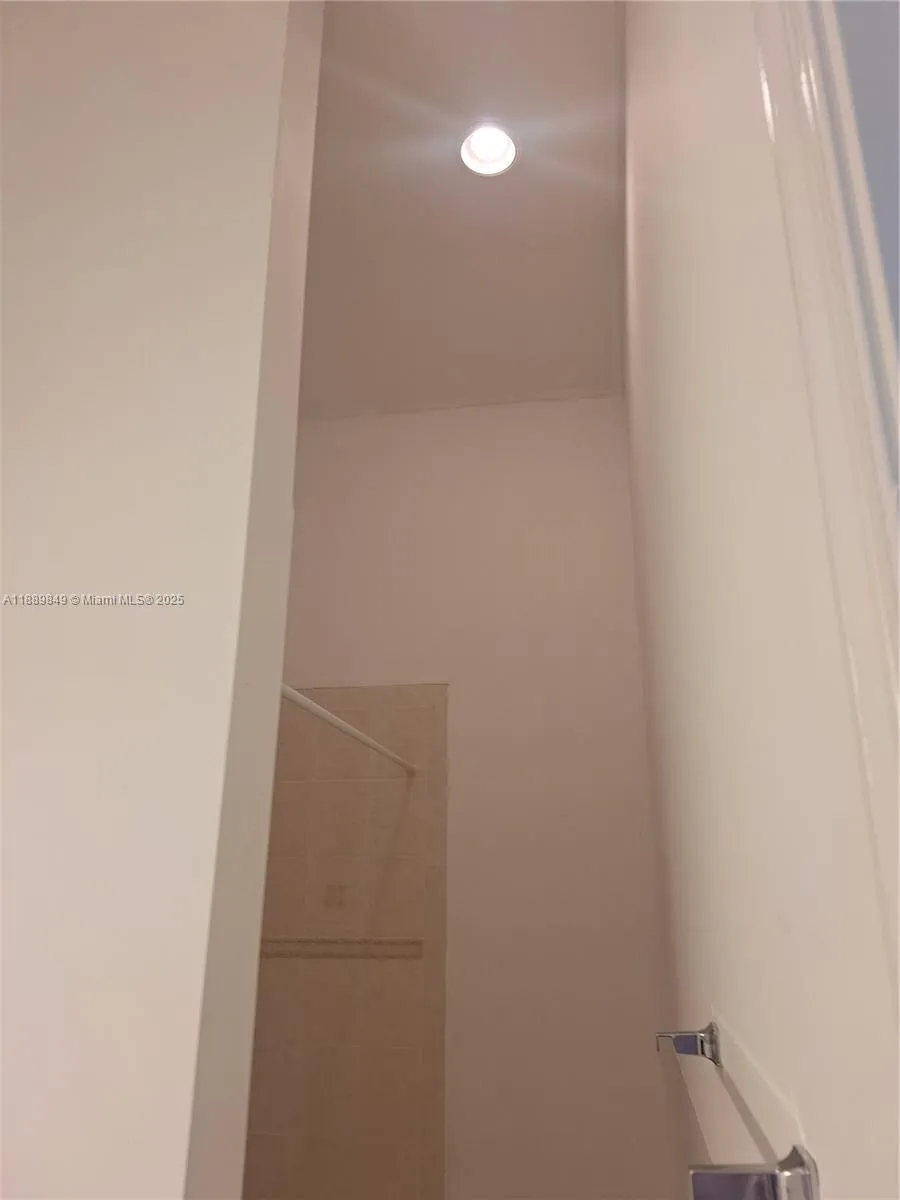 6621 Winfield Blvd 1, Margate, Florida 33063, Margate, Florida 33063, 2 Bedrooms Bedrooms, ,2 BathroomsBathrooms,Residential Lease,For Rent,6621 Winfield Blvd 1, Margate, Florida 33063,A11889849