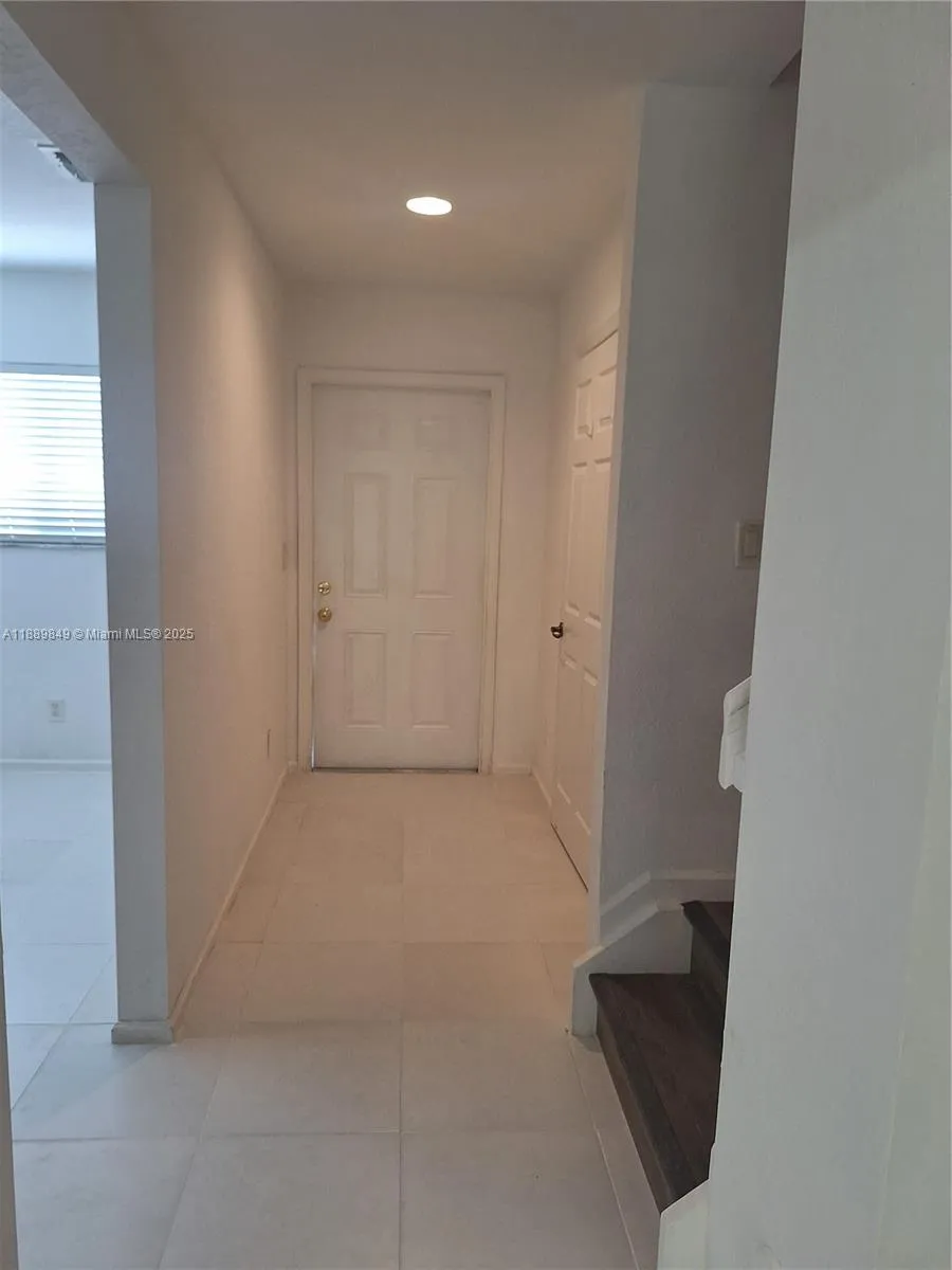 6621 Winfield Blvd 1, Margate, Florida 33063, Margate, Florida 33063, 2 Bedrooms Bedrooms, ,2 BathroomsBathrooms,Residential Lease,For Rent,6621 Winfield Blvd 1, Margate, Florida 33063,A11889849