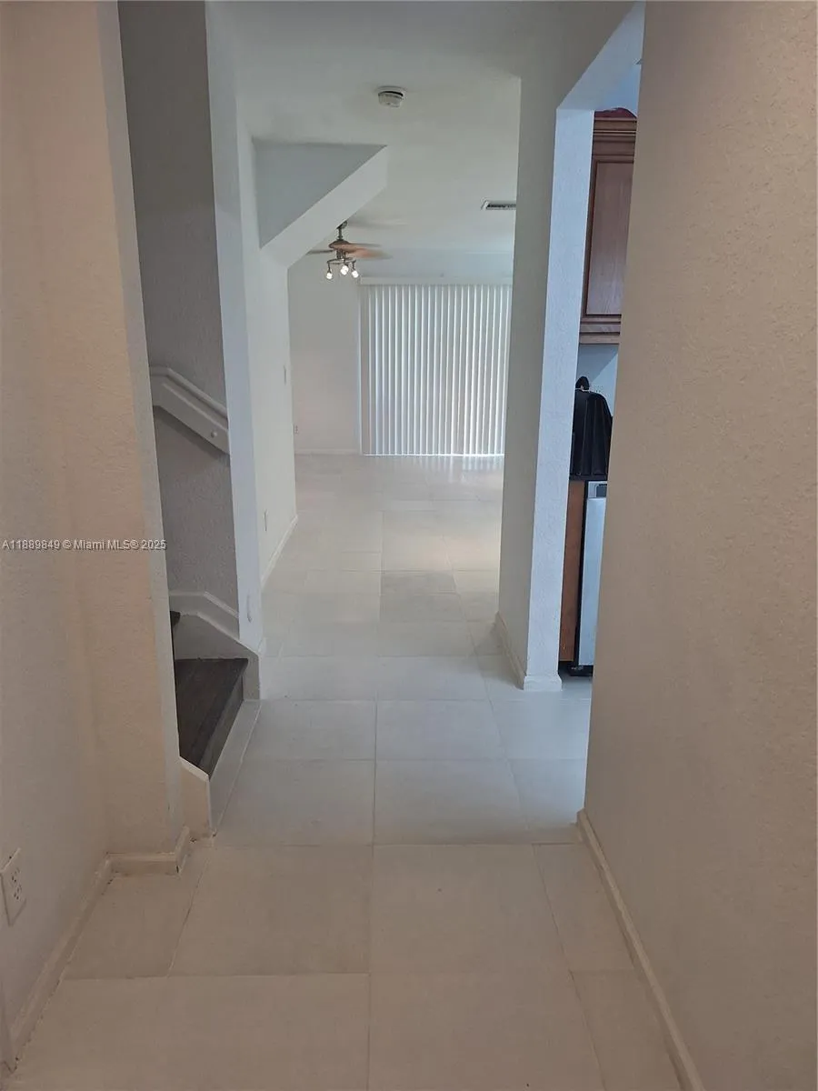 6621 Winfield Blvd 1, Margate, Florida 33063, Margate, Florida 33063, 2 Bedrooms Bedrooms, ,2 BathroomsBathrooms,Residential Lease,For Rent,6621 Winfield Blvd 1, Margate, Florida 33063,A11889849