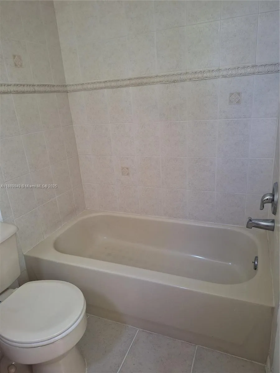 6621 Winfield Blvd 1, Margate, Florida 33063, Margate, Florida 33063, 2 Bedrooms Bedrooms, ,2 BathroomsBathrooms,Residential Lease,For Rent,6621 Winfield Blvd 1, Margate, Florida 33063,A11889849