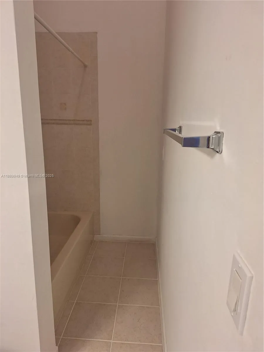 6621 Winfield Blvd 1, Margate, Florida 33063, Margate, Florida 33063, 2 Bedrooms Bedrooms, ,2 BathroomsBathrooms,Residential Lease,For Rent,6621 Winfield Blvd 1, Margate, Florida 33063,A11889849