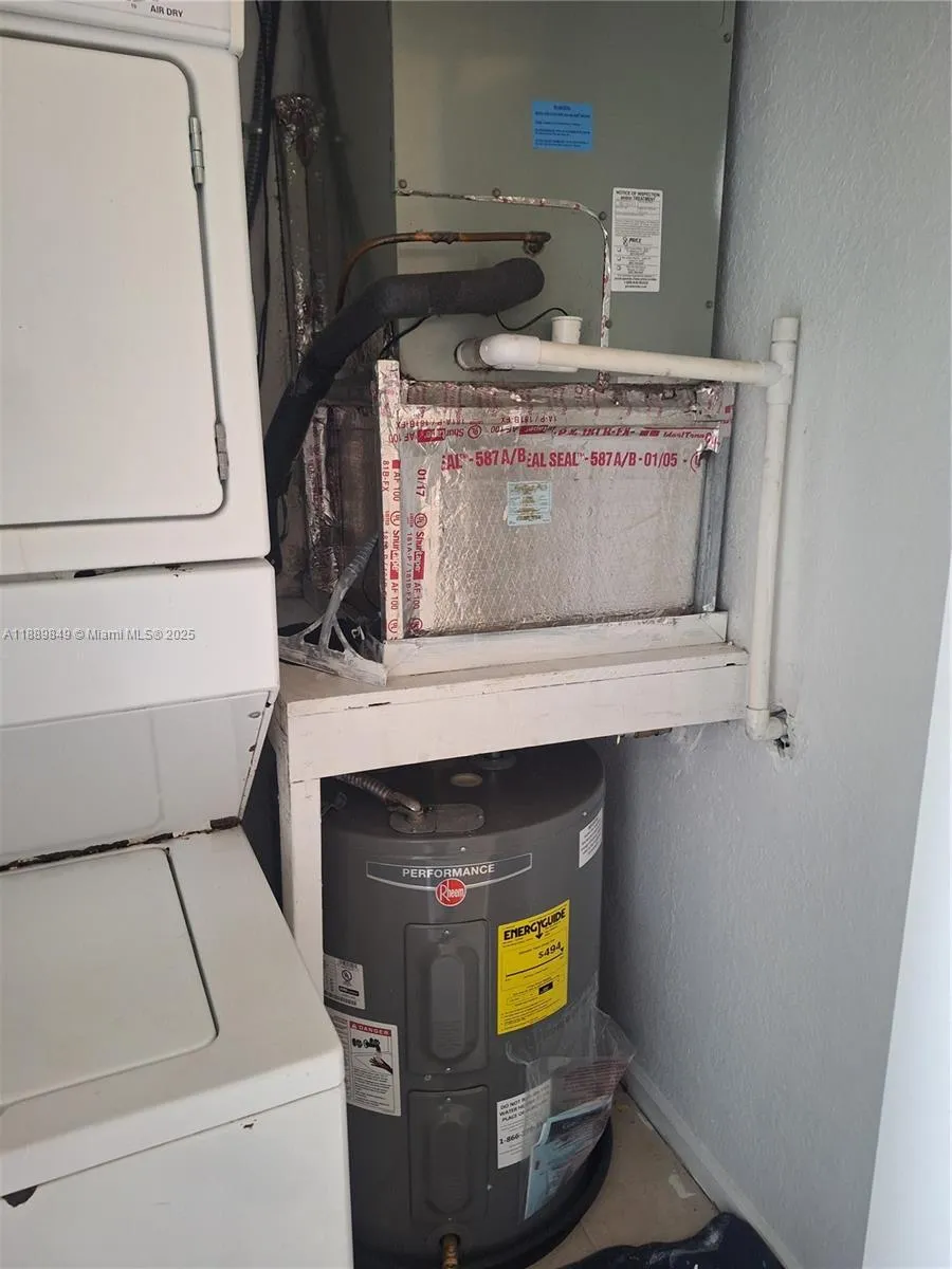 6621 Winfield Blvd 1, Margate, Florida 33063, Margate, Florida 33063, 2 Bedrooms Bedrooms, ,2 BathroomsBathrooms,Residential Lease,For Rent,6621 Winfield Blvd 1, Margate, Florida 33063,A11889849