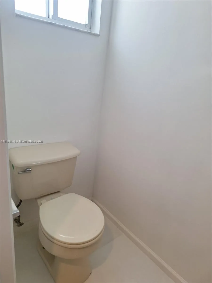 6621 Winfield Blvd 1, Margate, Florida 33063, Margate, Florida 33063, 2 Bedrooms Bedrooms, ,2 BathroomsBathrooms,Residential Lease,For Rent,6621 Winfield Blvd 1, Margate, Florida 33063,A11889849