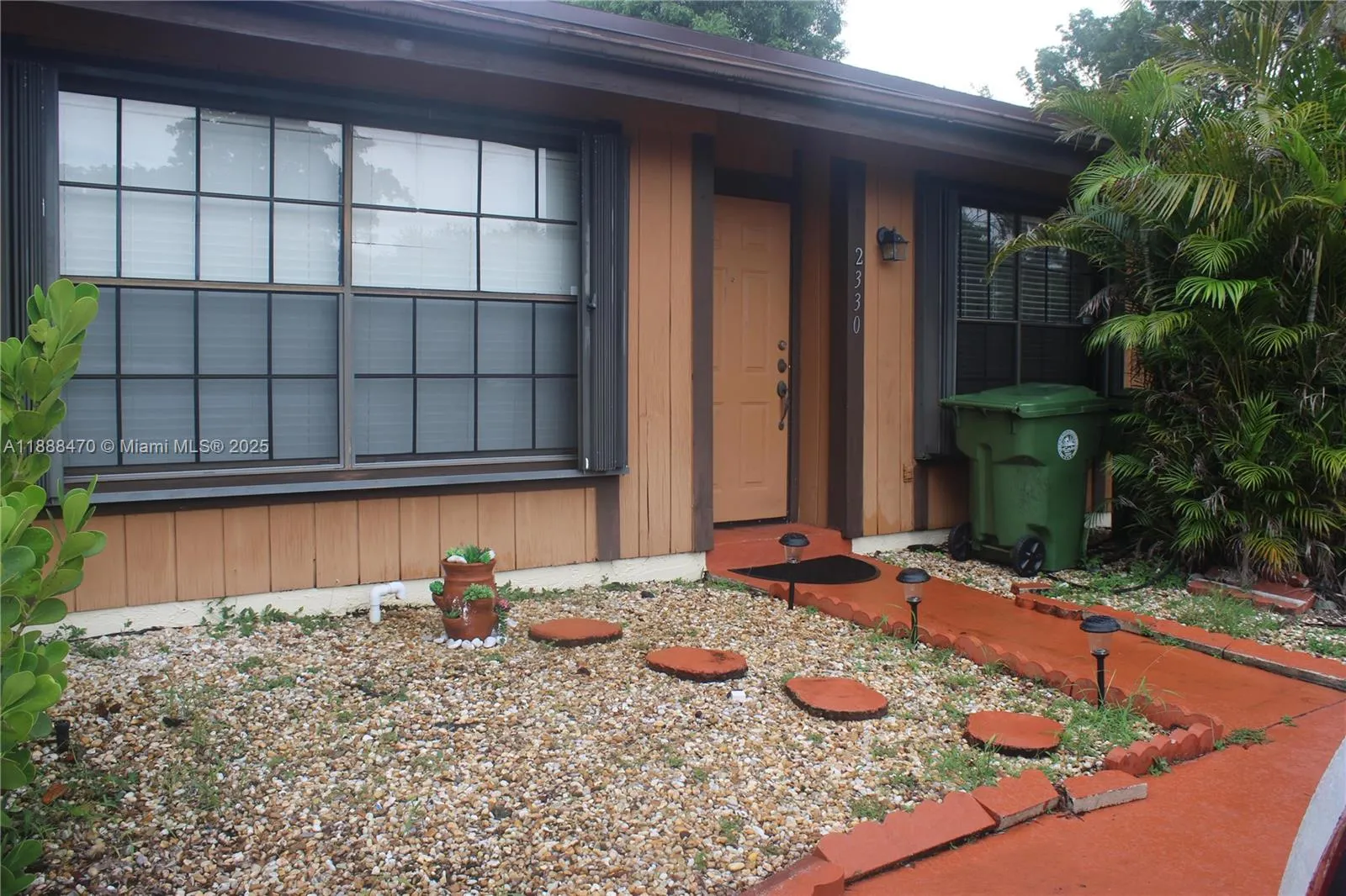 2330 Plum Ct, Pembroke Pines, Florida 33026, Pembroke Pines, Florida 33026, 2 Bedrooms Bedrooms, ,2 BathroomsBathrooms,Residential,For Sale,2330 Plum Ct, Pembroke Pines, Florida 33026,A11888470