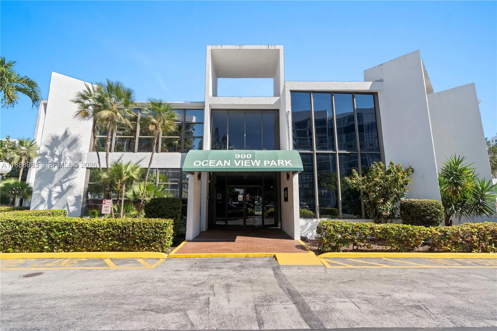 800 Parkview Dr 224, Hallandale Beach, Florida 330, Hallandale Beach, Florida 33009, 1 Bedroom Bedrooms, ,1 BathroomBathrooms,Residential Lease,For Rent,800 Parkview Dr 224, Hallandale Beach, Florida 330,A11888985