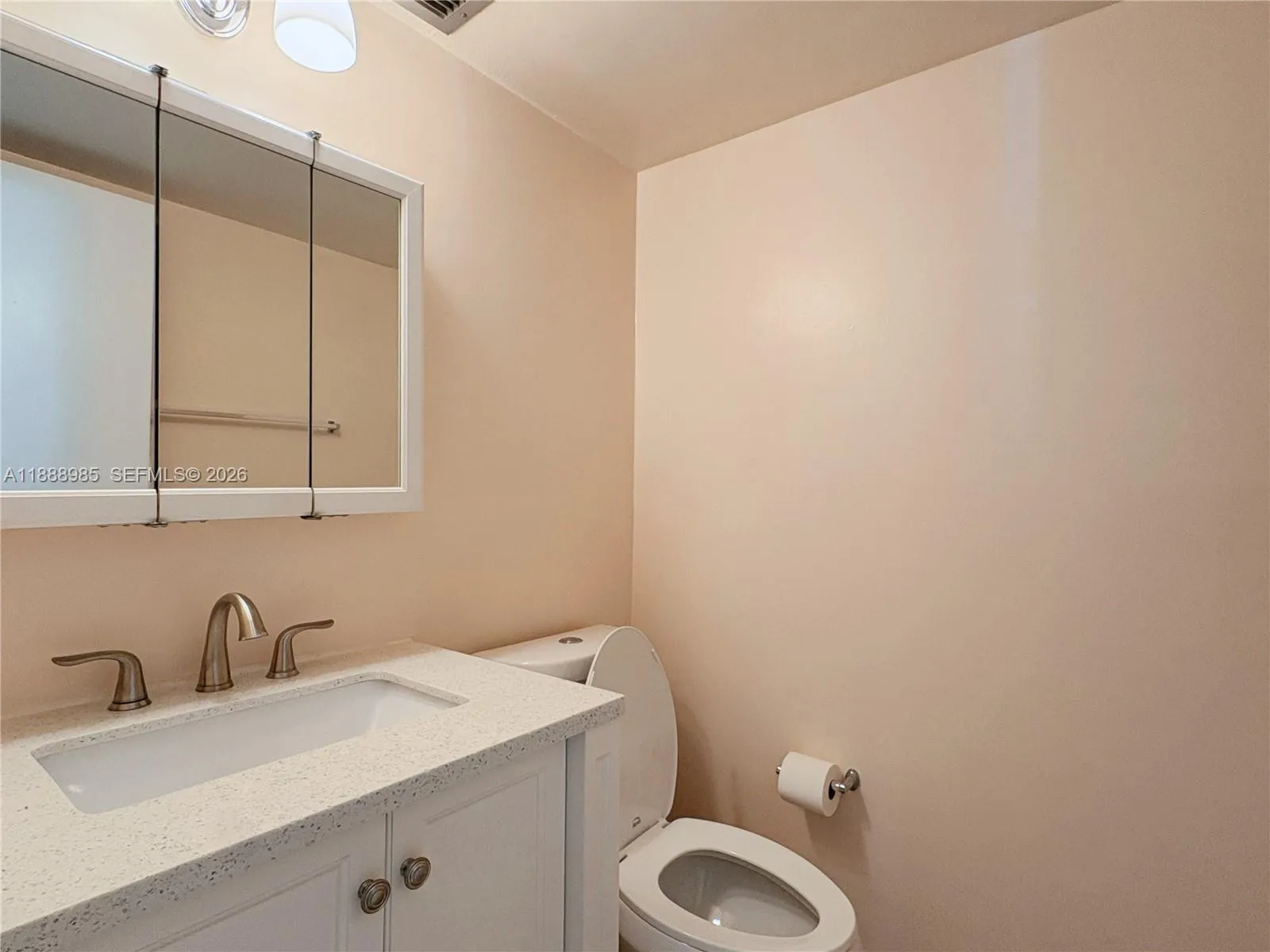 800 Parkview Dr 224, Hallandale Beach, Florida 330, Hallandale Beach, Florida 33009, 1 Bedroom Bedrooms, ,1 BathroomBathrooms,Residential Lease,For Rent,800 Parkview Dr 224, Hallandale Beach, Florida 330,A11888985