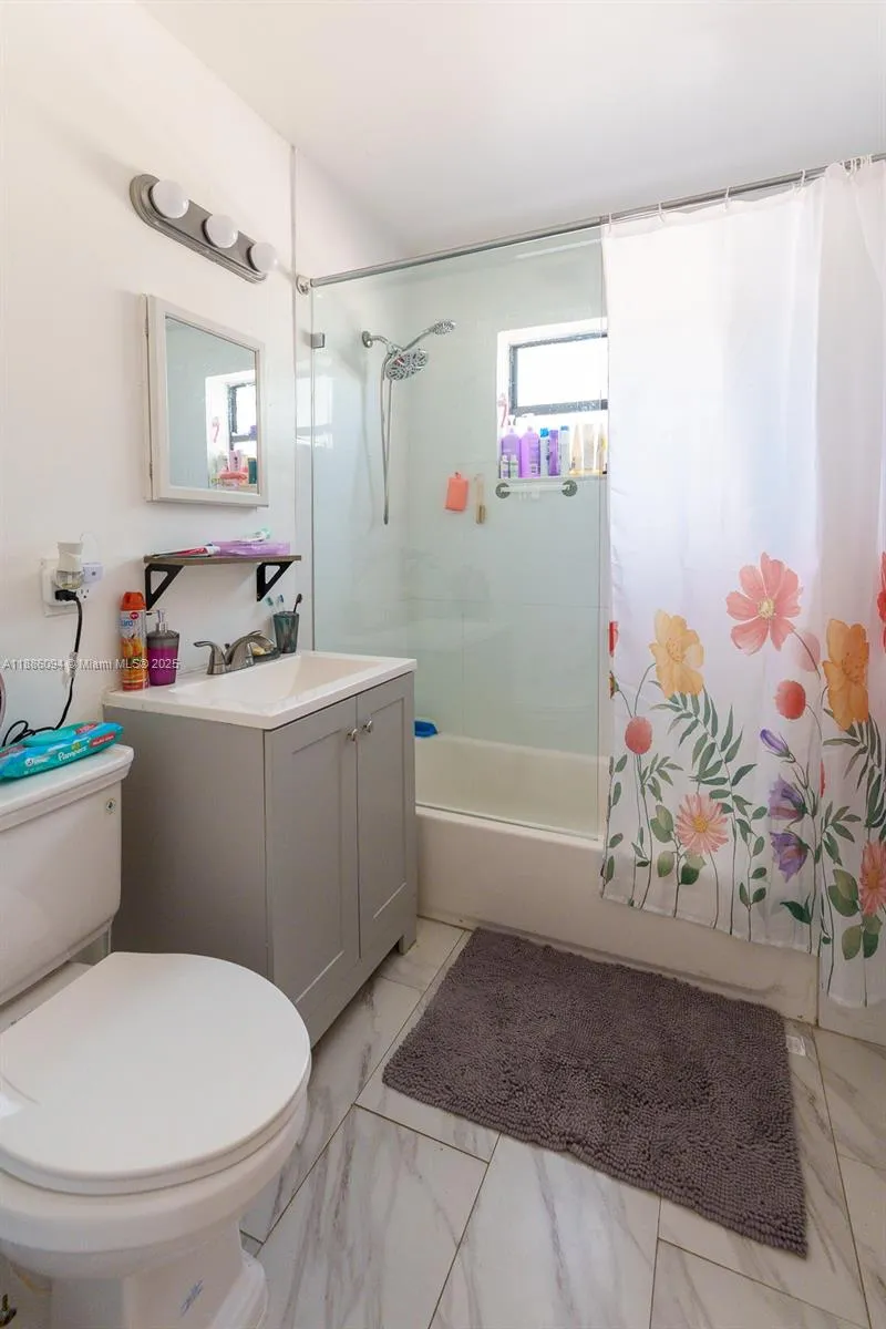 1737-1739 Nw 47th Ter, Miami, Florida 33142, Miami, Florida 33142, ,Residential Income,For Sale,1737-1739 Nw 47th Ter, Miami, Florida 33142,A11886094