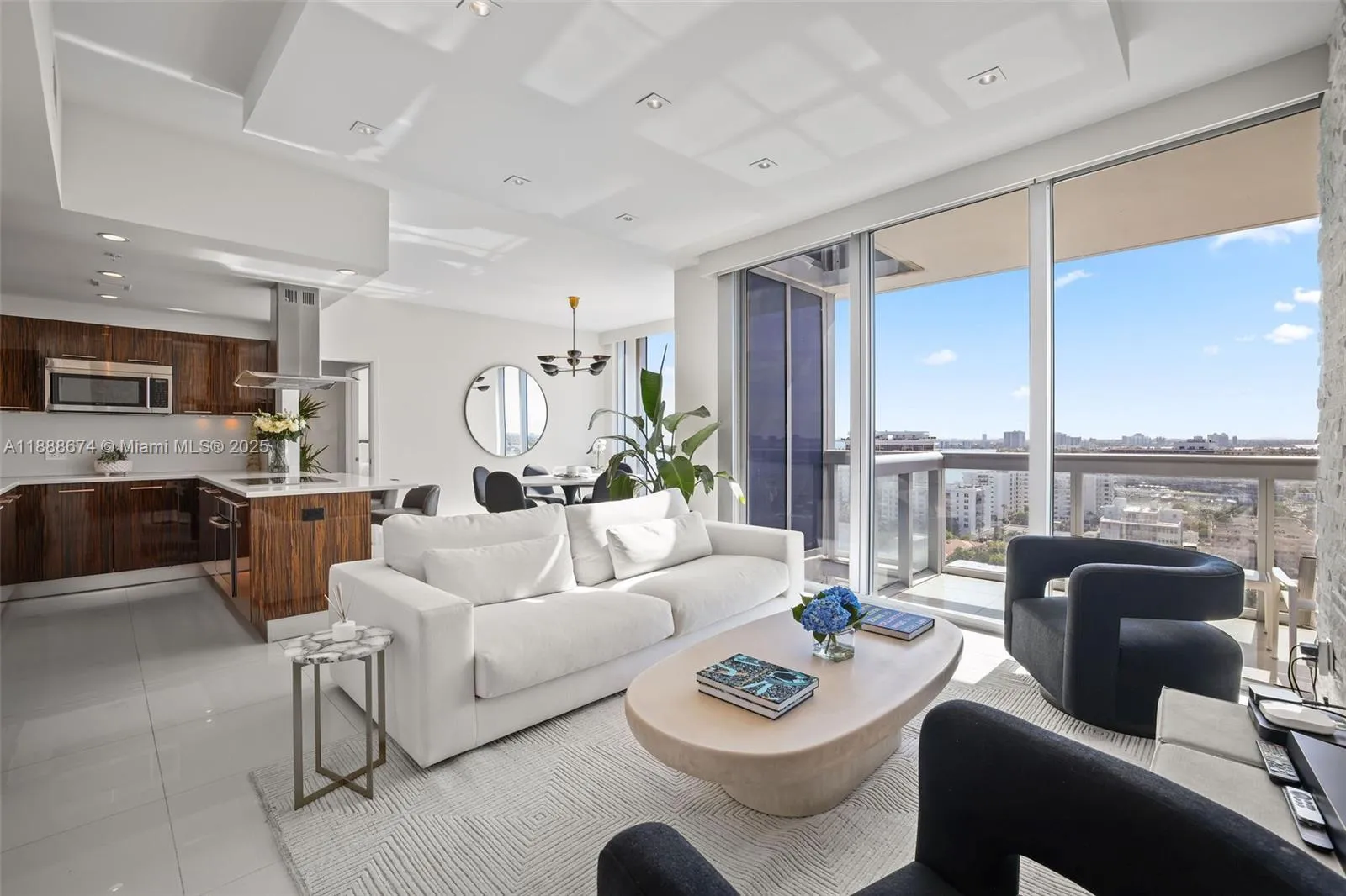 6899 Collins Ave 1610, Miami Beach, Florida 33141, Miami Beach, Florida 33141, 2 Bedrooms Bedrooms, ,2 BathroomsBathrooms,Residential,For Sale,6899 Collins Ave 1610, Miami Beach, Florida 33141,A11888674