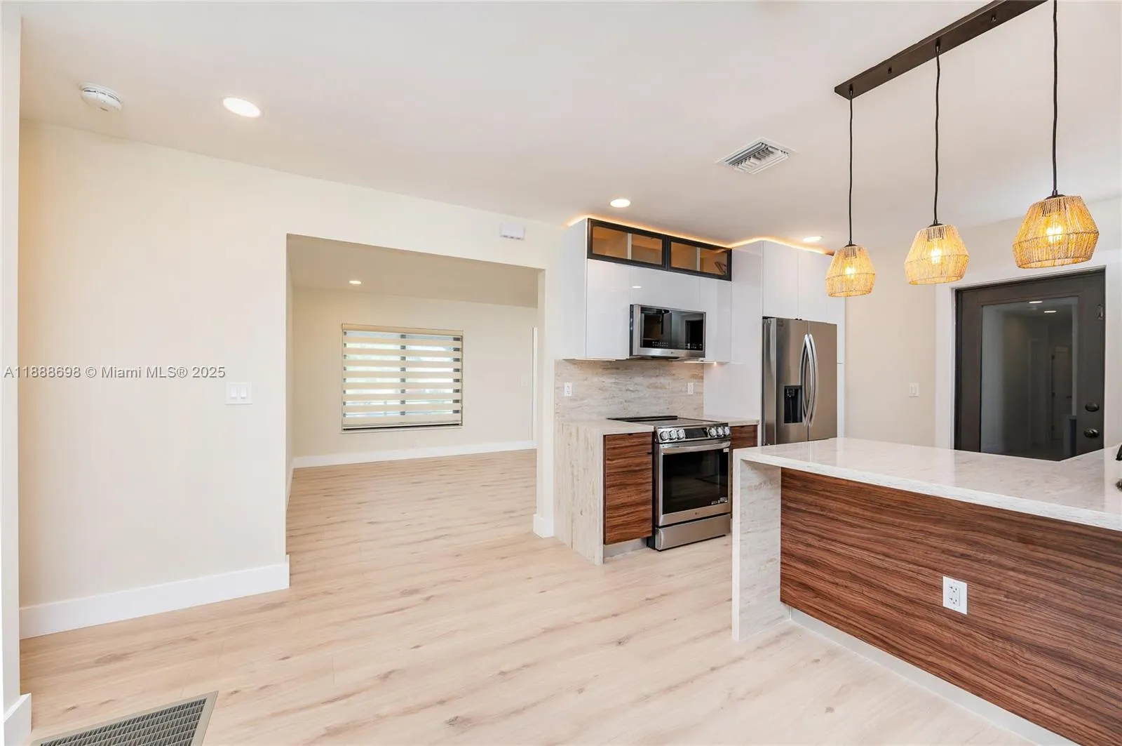 625 Miller Dr, Miami Springs, Florida 33166, Miami Springs, Florida 33166, 3 Bedrooms Bedrooms, ,2 BathroomsBathrooms,Residential,For Sale,625 Miller Dr, Miami Springs, Florida 33166,A11888698