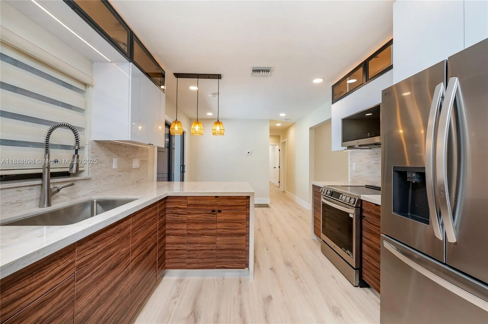 625 Miller Dr, Miami Springs, Florida 33166, Miami Springs, Florida 33166, 3 Bedrooms Bedrooms, ,2 BathroomsBathrooms,Residential,For Sale,625 Miller Dr, Miami Springs, Florida 33166,A11888698