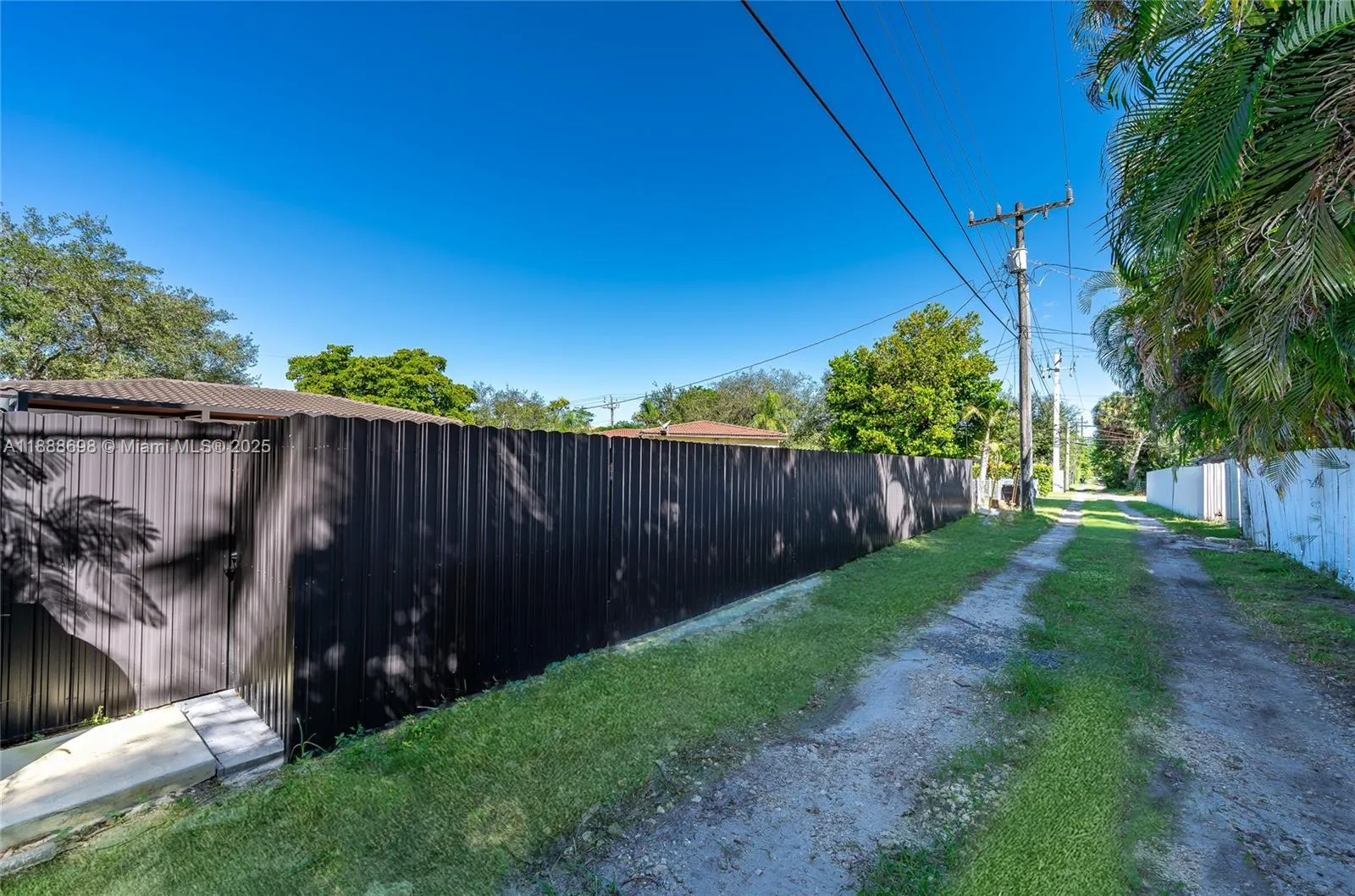 625 Miller Dr, Miami Springs, Florida 33166, Miami Springs, Florida 33166, 3 Bedrooms Bedrooms, ,2 BathroomsBathrooms,Residential,For Sale,625 Miller Dr, Miami Springs, Florida 33166,A11888698