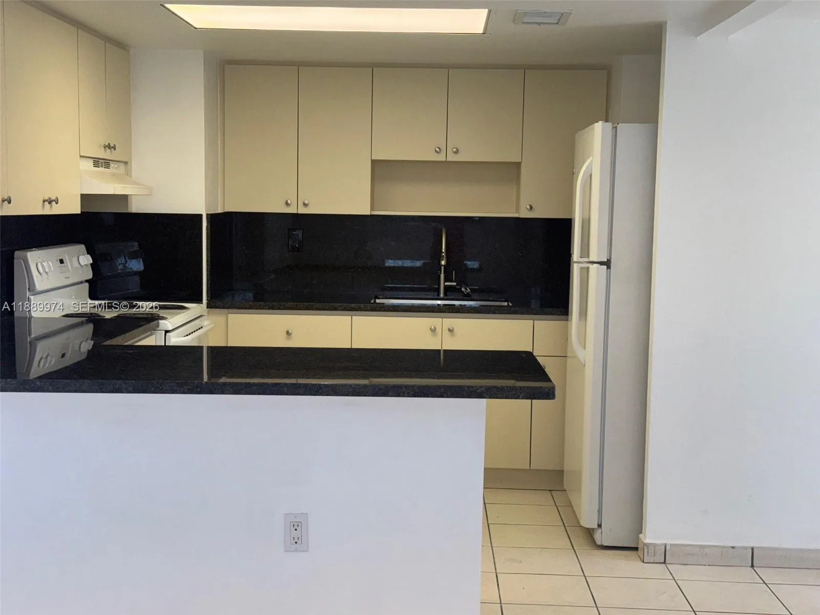 3945 Sw 89th Ave 201, Miami, Florida 33165, Miami, Florida 33165, 2 Bedrooms Bedrooms, ,1 BathroomBathrooms,Residential Lease,For Rent,3945 Sw 89th Ave 201, Miami, Florida 33165,A11889974