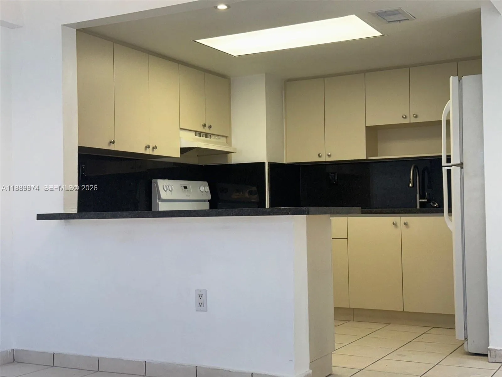 3945 Sw 89th Ave 201, Miami, Florida 33165, Miami, Florida 33165, 2 Bedrooms Bedrooms, ,1 BathroomBathrooms,Residential Lease,For Rent,3945 Sw 89th Ave 201, Miami, Florida 33165,A11889974