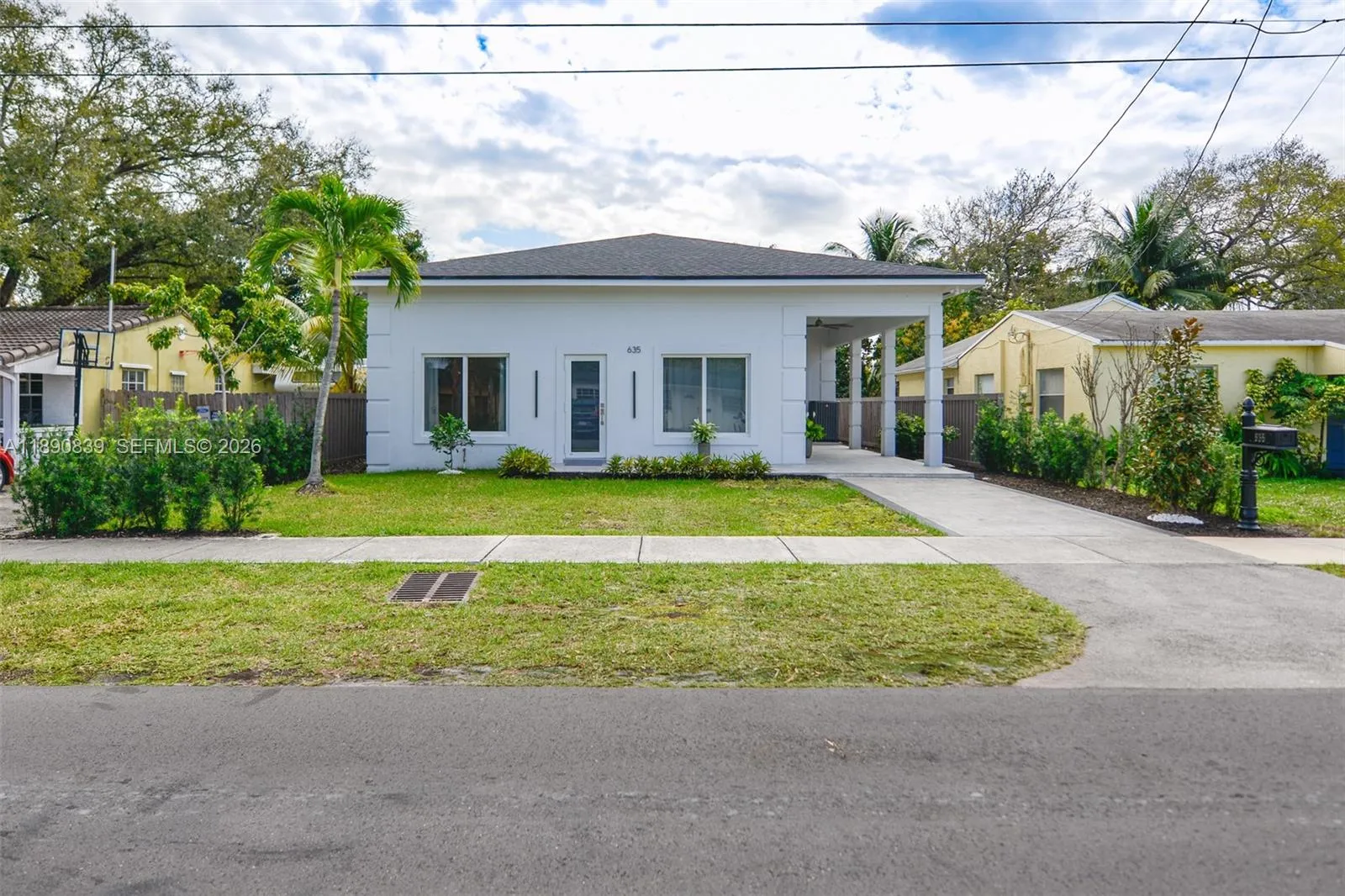 635 Sw 9th St, Hallandale Beach, Florida 33009, Hallandale Beach, Florida 33009, 5 Bedrooms Bedrooms, ,3 BathroomsBathrooms,Residential,For Sale,635 Sw 9th St, Hallandale Beach, Florida 33009,A11890839