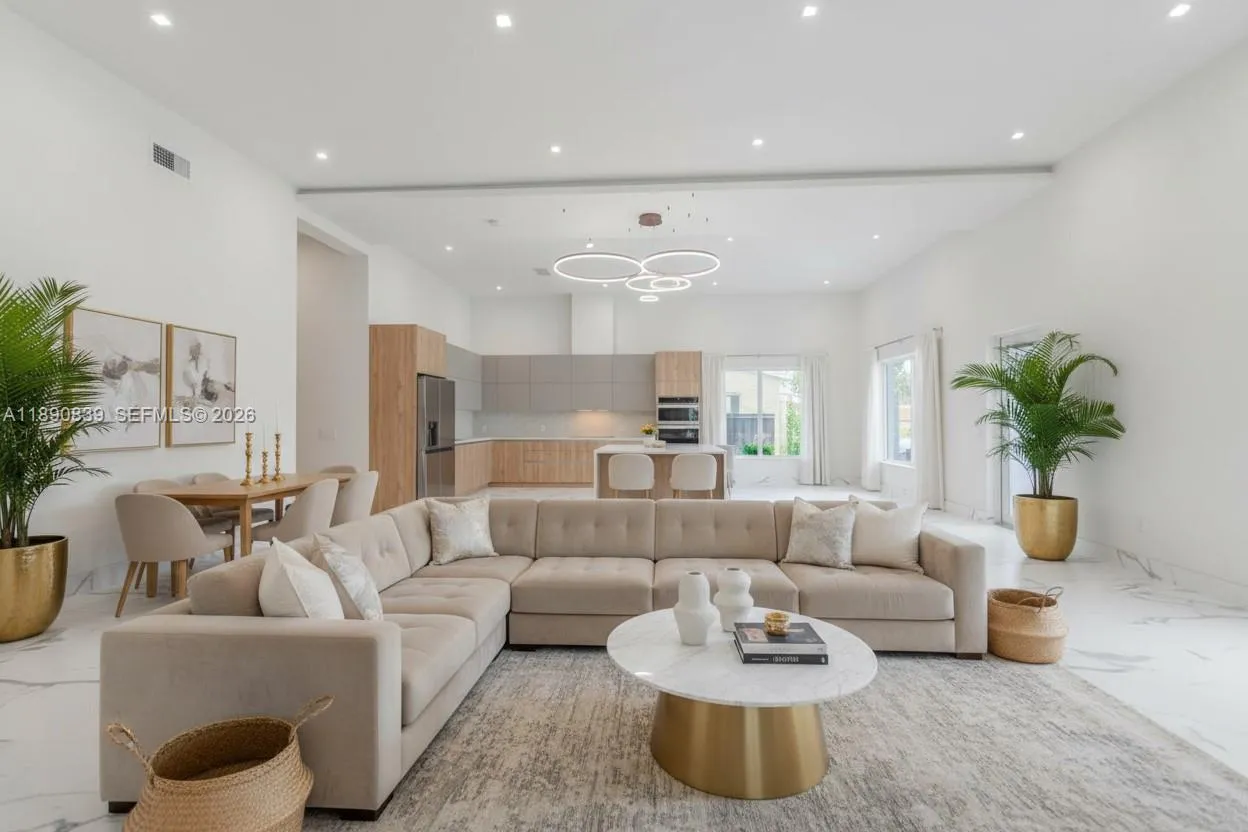 635 Sw 9th St, Hallandale Beach, Florida 33009, Hallandale Beach, Florida 33009, 5 Bedrooms Bedrooms, ,3 BathroomsBathrooms,Residential,For Sale,635 Sw 9th St, Hallandale Beach, Florida 33009,A11890839