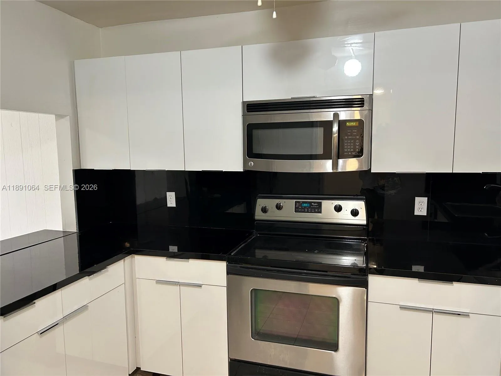 9430 Live Oak Pl 404, Davie, Florida 33324, Davie, Florida 33324, 2 Bedrooms Bedrooms, ,2 BathroomsBathrooms,Residential Lease,For Rent,9430 Live Oak Pl 404, Davie, Florida 33324,A11891064