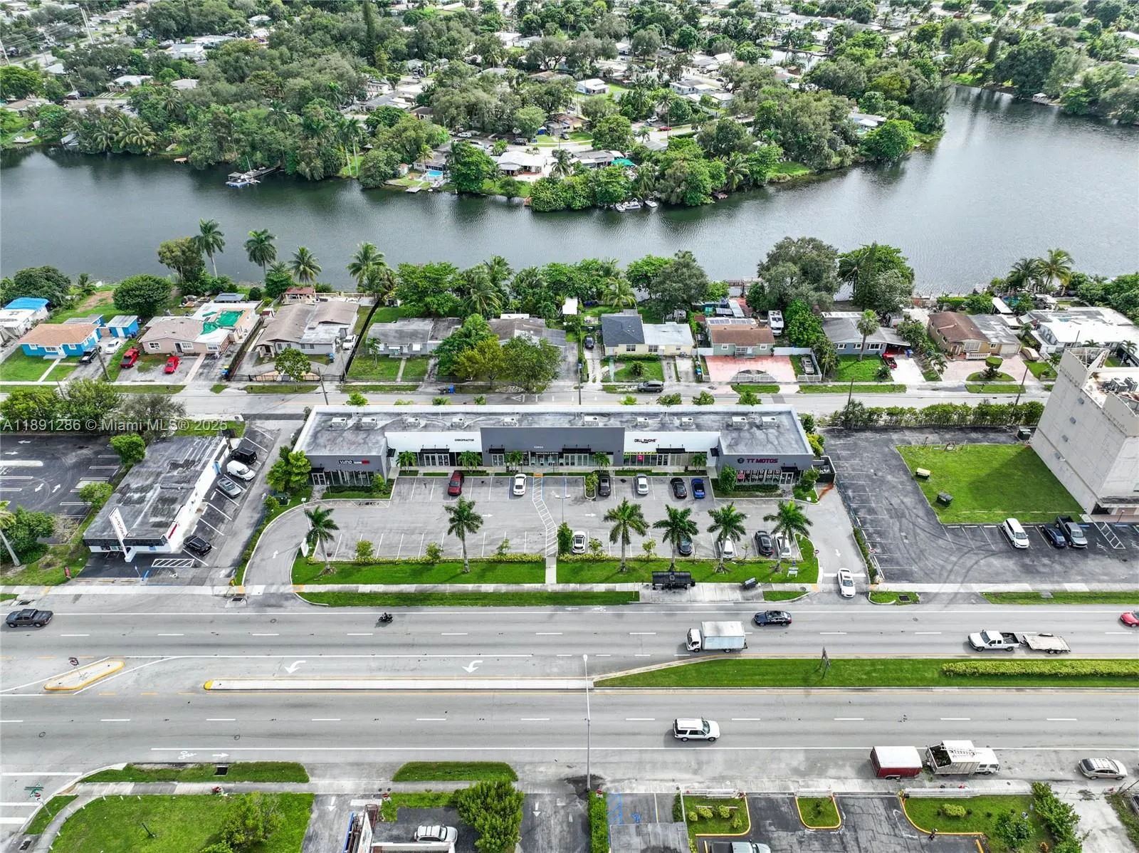 4250 W Hallandale Beach Blvd, Pembroke Park, Flori, Pembroke Park, Florida 33023, ,Commercial Sale,For Sale,4250 W Hallandale Beach Blvd, Pembroke Park, Flori,A11891286
