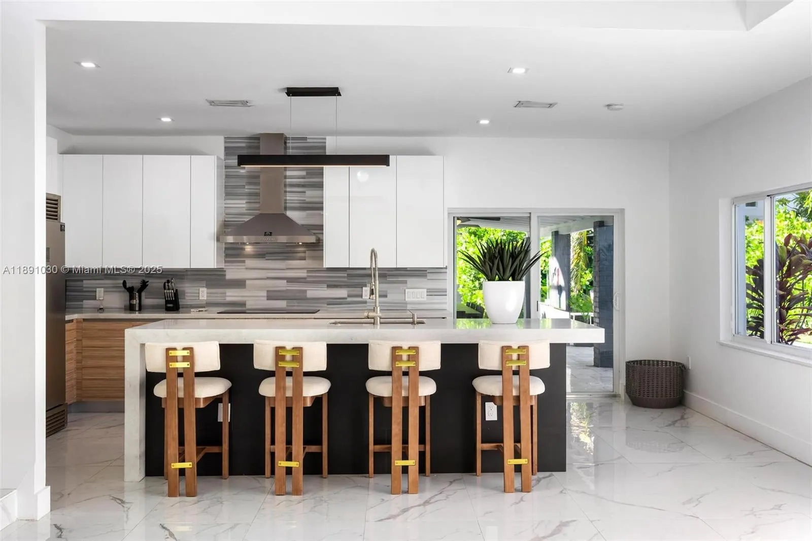 1651 Sw 13th Ave Na, Miami, Florida 33145, Miami, Florida 33145, 5 Bedrooms Bedrooms, ,5 BathroomsBathrooms,Residential Lease,For Rent,1651 Sw 13th Ave Na, Miami, Florida 33145,A11891030