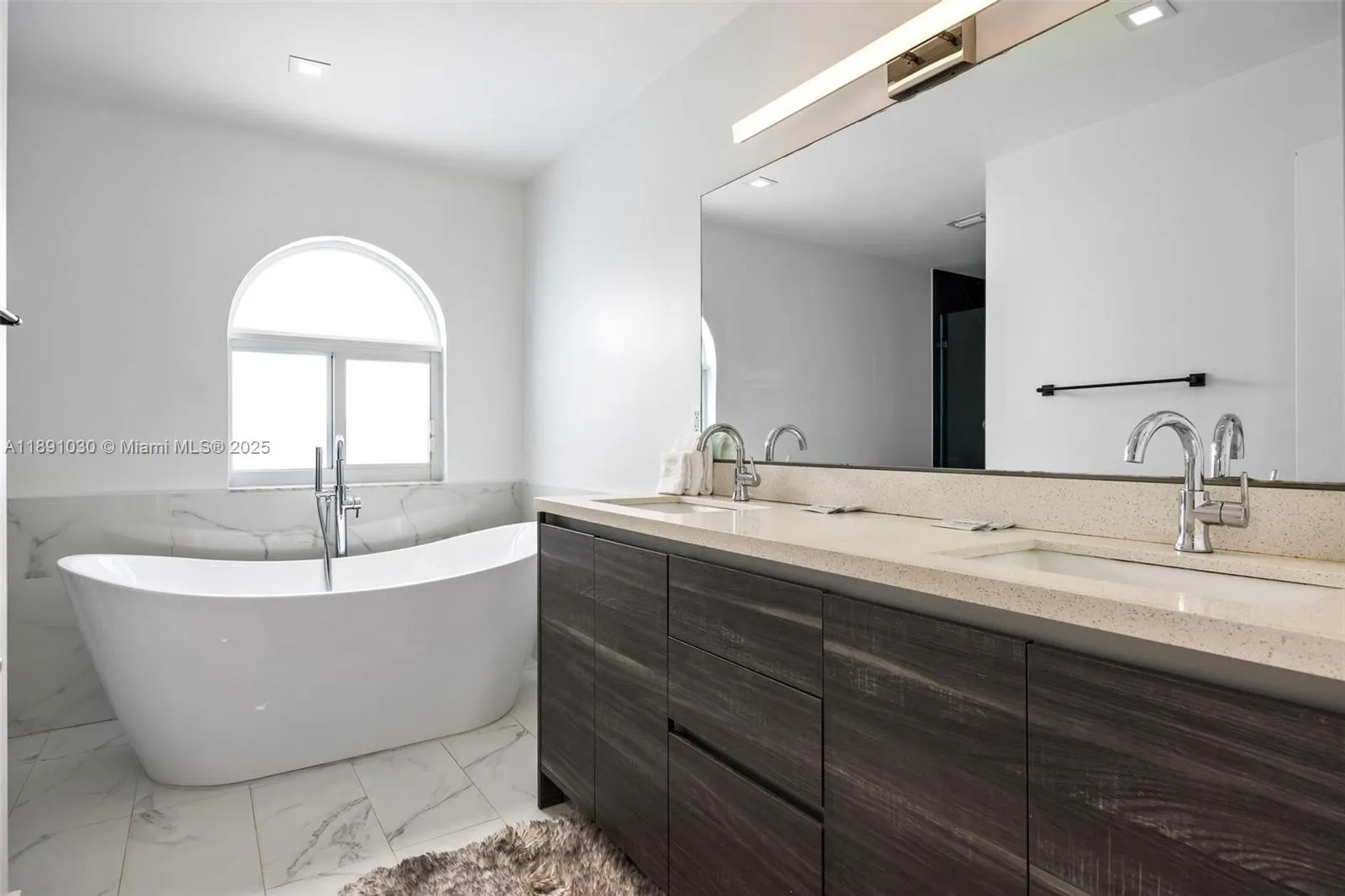 1651 Sw 13th Ave Na, Miami, Florida 33145, Miami, Florida 33145, 5 Bedrooms Bedrooms, ,5 BathroomsBathrooms,Residential Lease,For Rent,1651 Sw 13th Ave Na, Miami, Florida 33145,A11891030