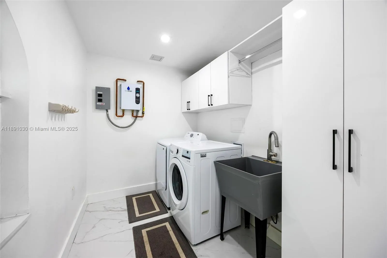 1651 Sw 13th Ave Na, Miami, Florida 33145, Miami, Florida 33145, 5 Bedrooms Bedrooms, ,5 BathroomsBathrooms,Residential Lease,For Rent,1651 Sw 13th Ave Na, Miami, Florida 33145,A11891030