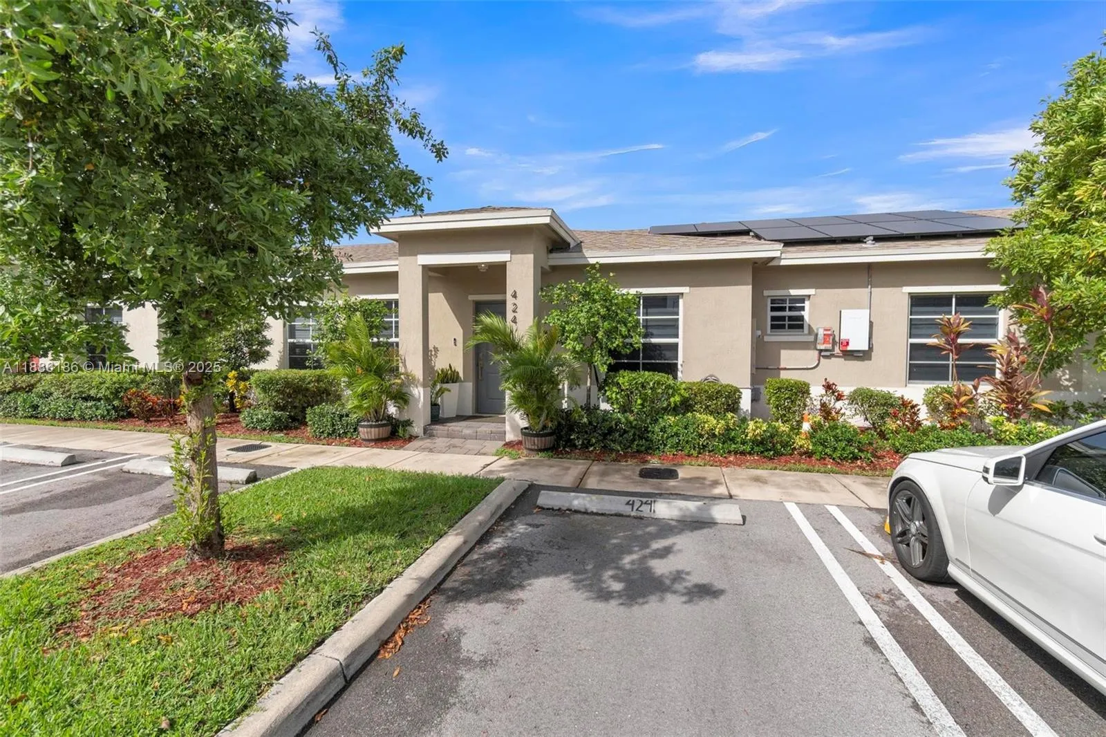 424 Ne 4th Ave 424, Florida City, Florida 33034, Florida City, Florida 33034, 3 Bedrooms Bedrooms, ,2 BathroomsBathrooms,Residential Lease,For Rent,424 Ne 4th Ave 424, Florida City, Florida 33034,A11886186