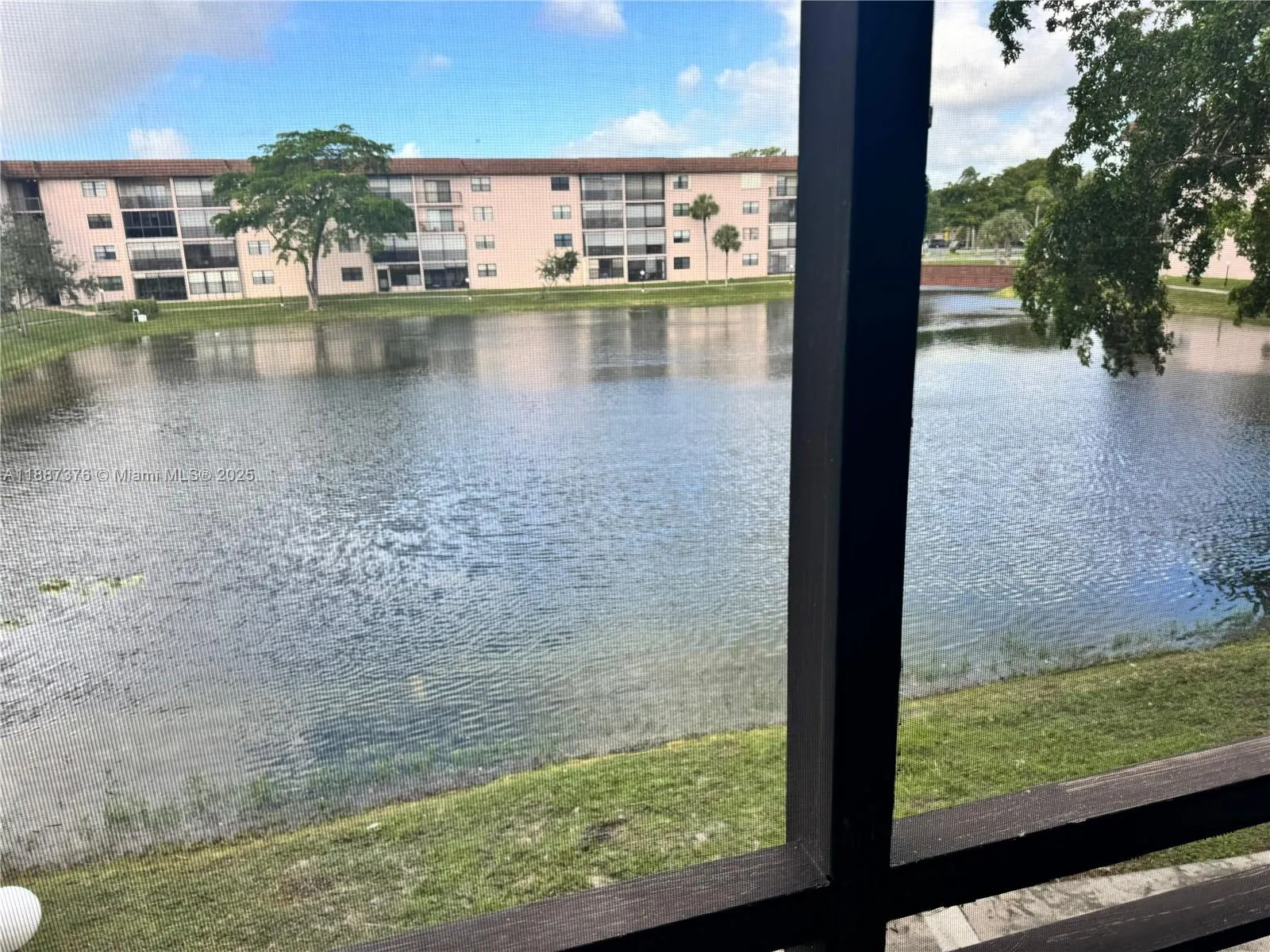 4960 E Sabal Palm Blvd 203, Tamarac, Florida 33319, Tamarac, Florida 33319, 2 Bedrooms Bedrooms, ,2 BathroomsBathrooms,Residential,For Sale,4960 E Sabal Palm Blvd 203, Tamarac, Florida 33319,A11887376