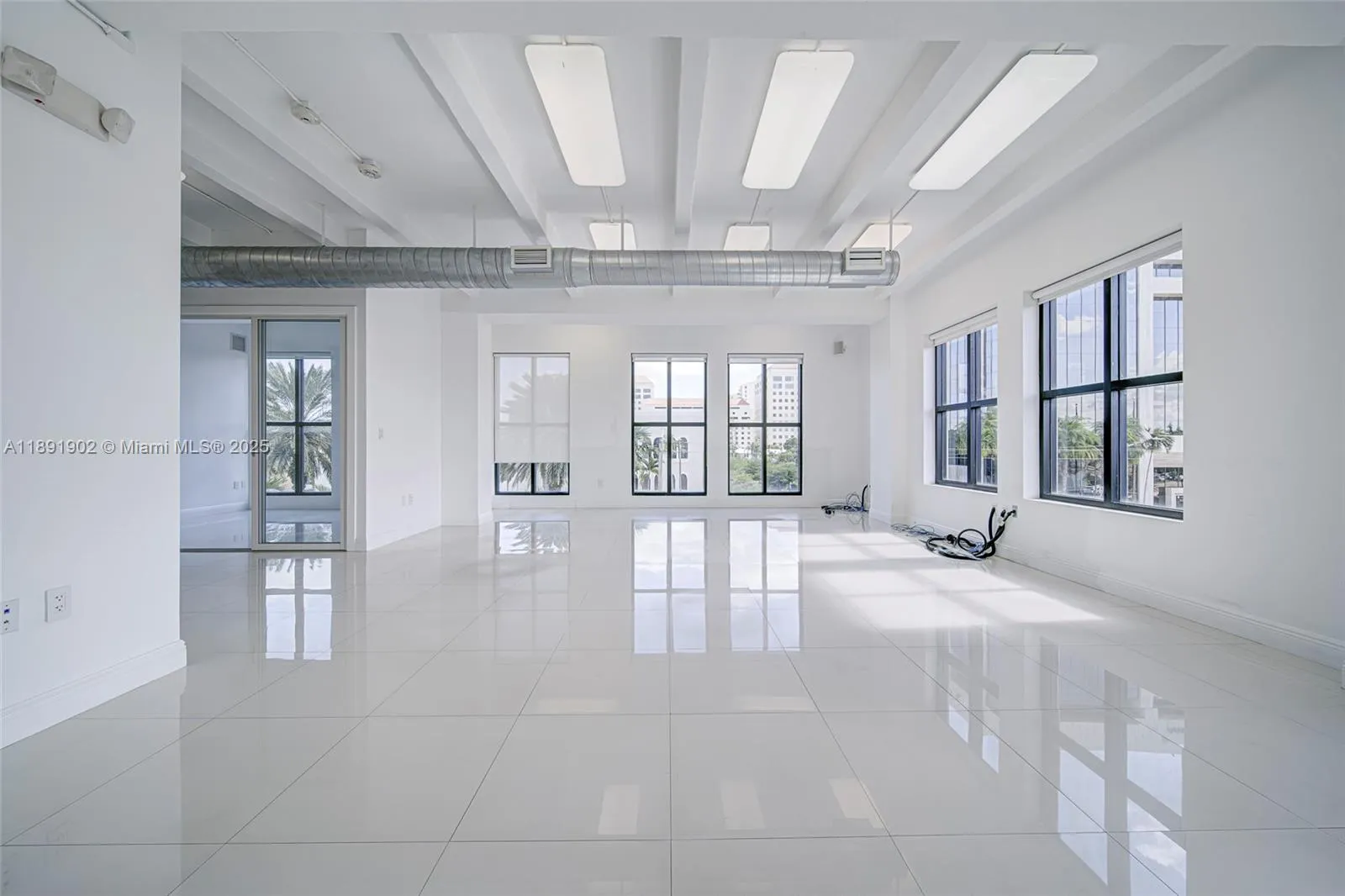 814 Ponce De Leon Blvd 304, Coral Gables, Florida, Coral Gables, Florida 33134, ,Commercial Lease,For Rent,814 Ponce De Leon Blvd 304, Coral Gables, Florida ,A11891902