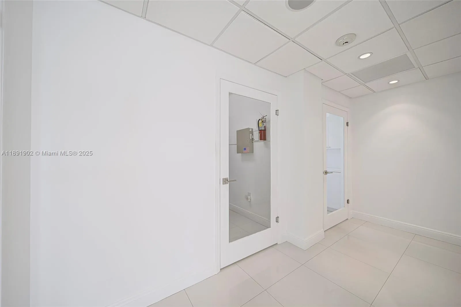 814 Ponce De Leon Blvd 304, Coral Gables, Florida, Coral Gables, Florida 33134, ,Commercial Lease,For Rent,814 Ponce De Leon Blvd 304, Coral Gables, Florida ,A11891902