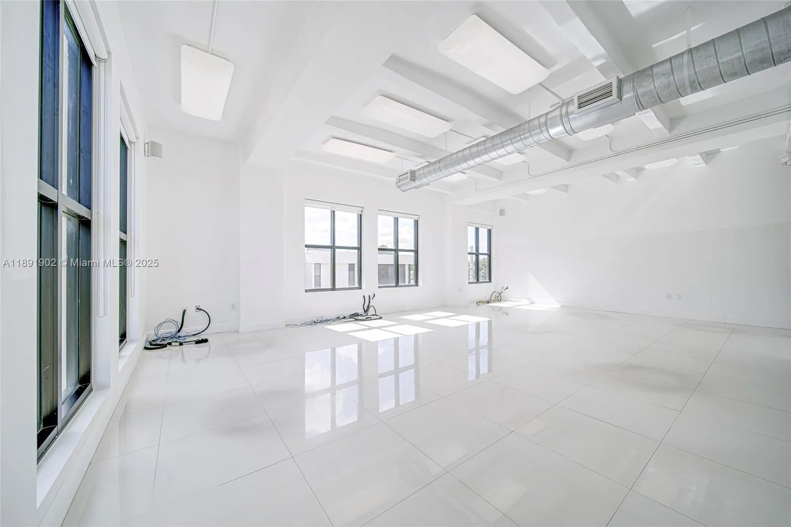 814 Ponce De Leon Blvd 304, Coral Gables, Florida, Coral Gables, Florida 33134, ,Commercial Lease,For Rent,814 Ponce De Leon Blvd 304, Coral Gables, Florida ,A11891902