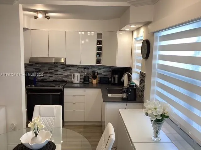 3133 S Ocean Dr 118, Hallandale Beach, Florida 330, Hallandale Beach, Florida 33009, 1 Bedroom Bedrooms, ,1 BathroomBathrooms,Residential,For Sale,3133 S Ocean Dr 118, Hallandale Beach, Florida 330,A11891224